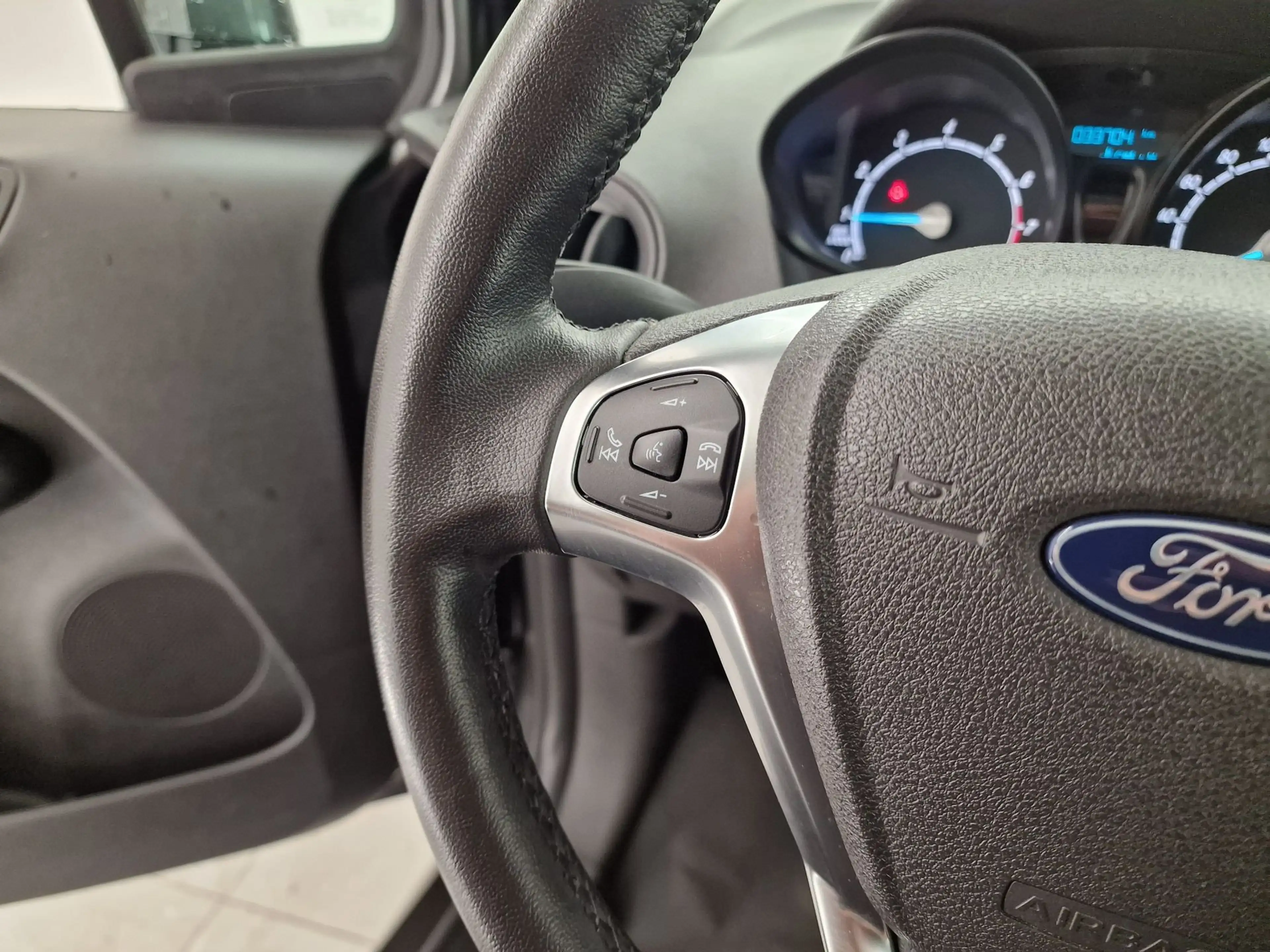 Ford Transit Courier LIMITED BENZINE-33000KM-13900+BTW — photo 10