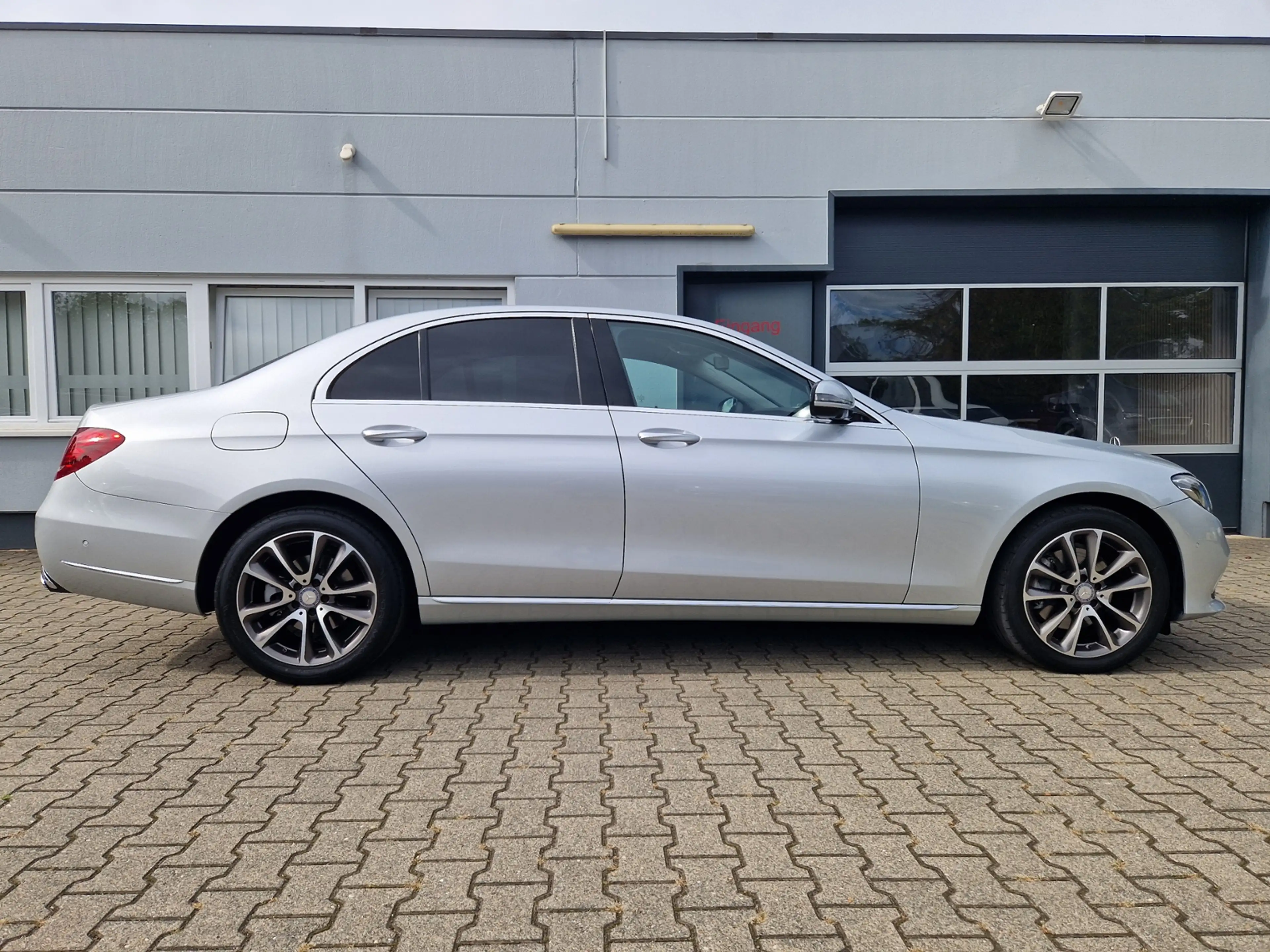 Mercedes-Benz E 220 E220d Exclusive*Pano* — photo 9