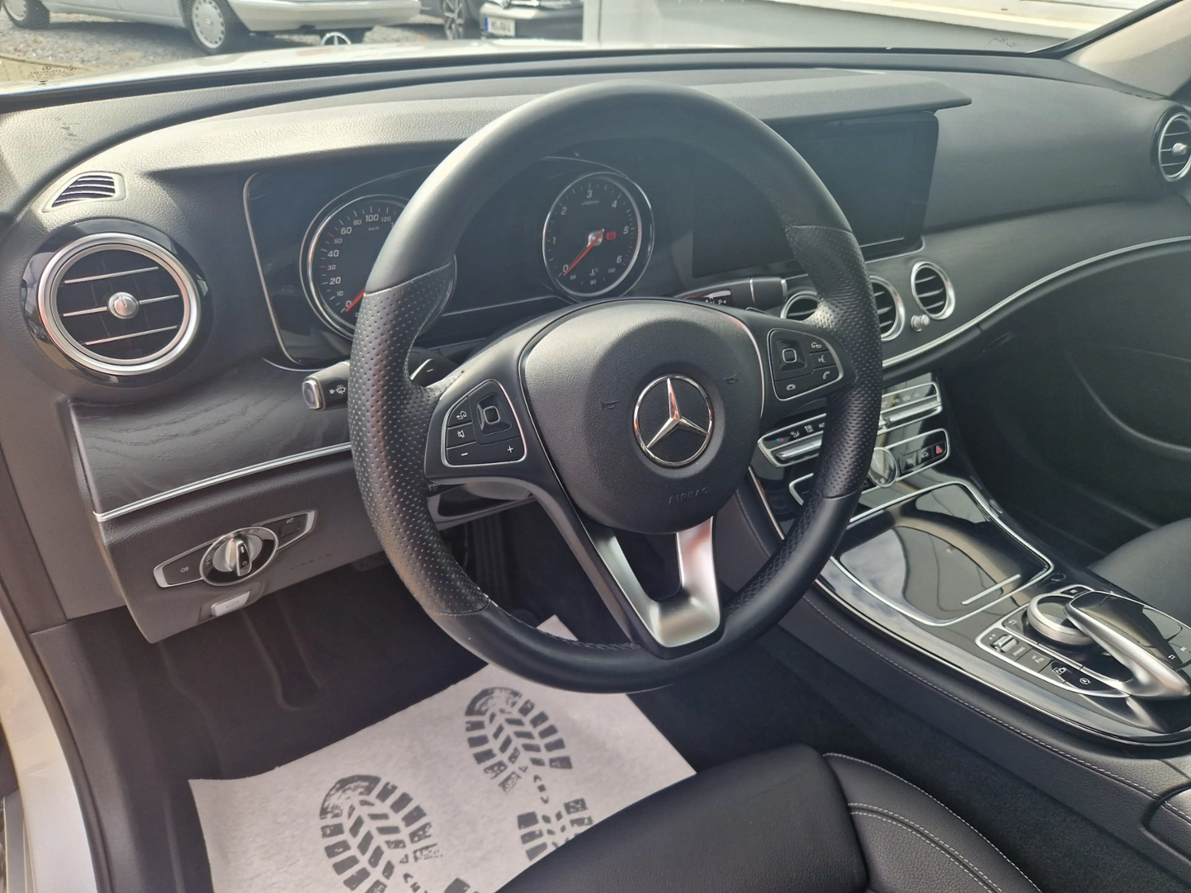 Mercedes-Benz E 220 E220d Exclusive*Pano* — photo 15
