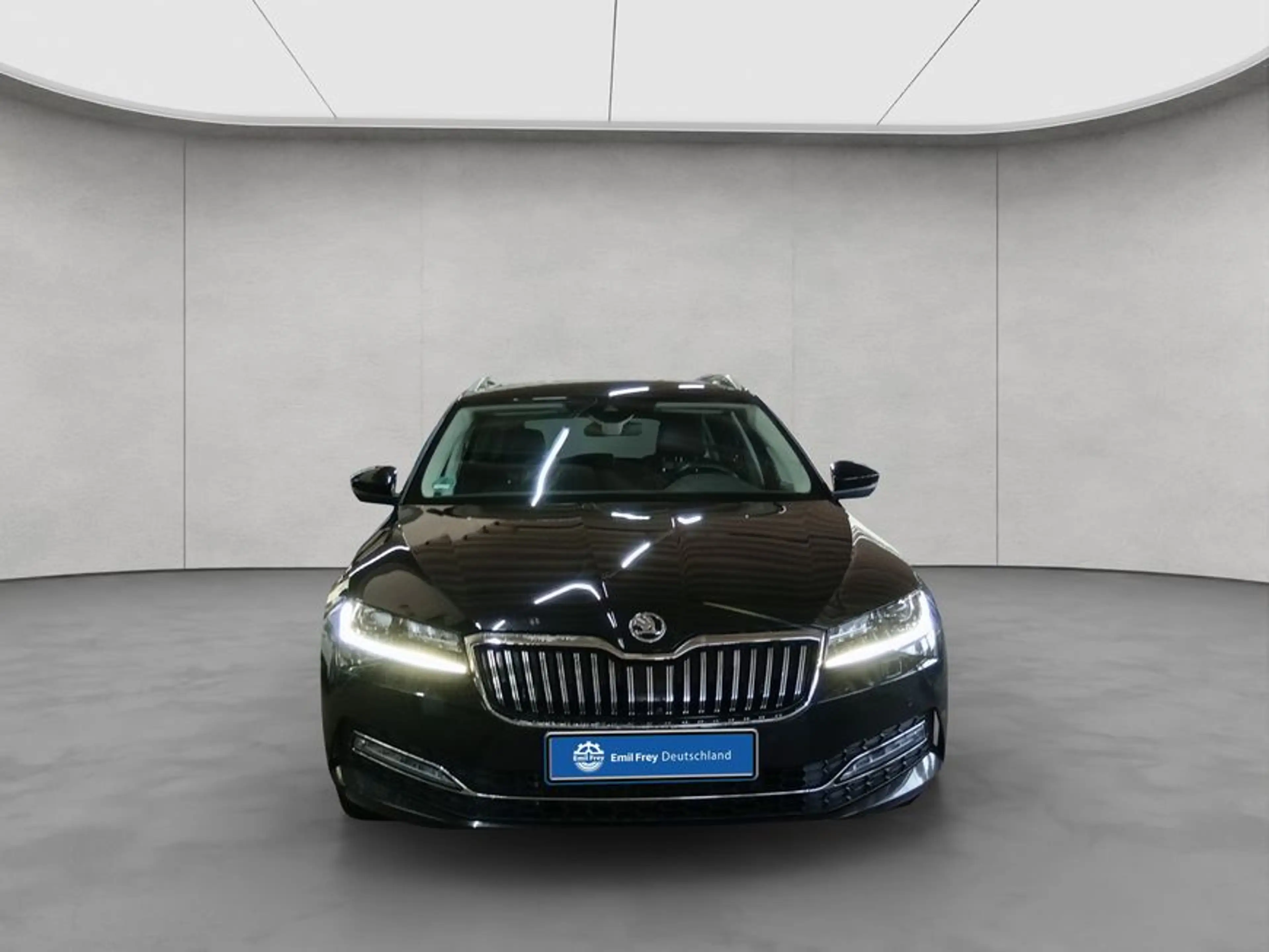Skoda Superb Combi 2.0 TDI 4x4 DSG Style — photo 9