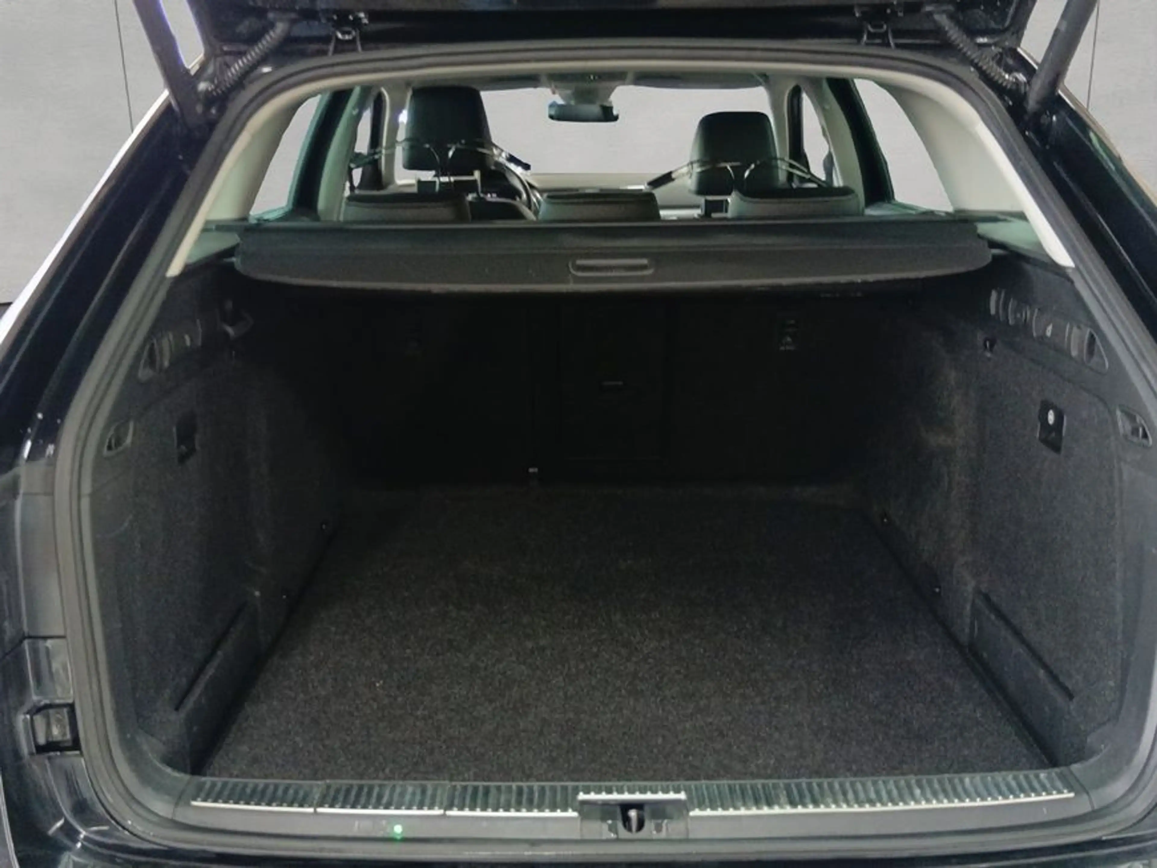 Skoda Superb Combi 2.0 TDI 4x4 DSG Style — photo 5