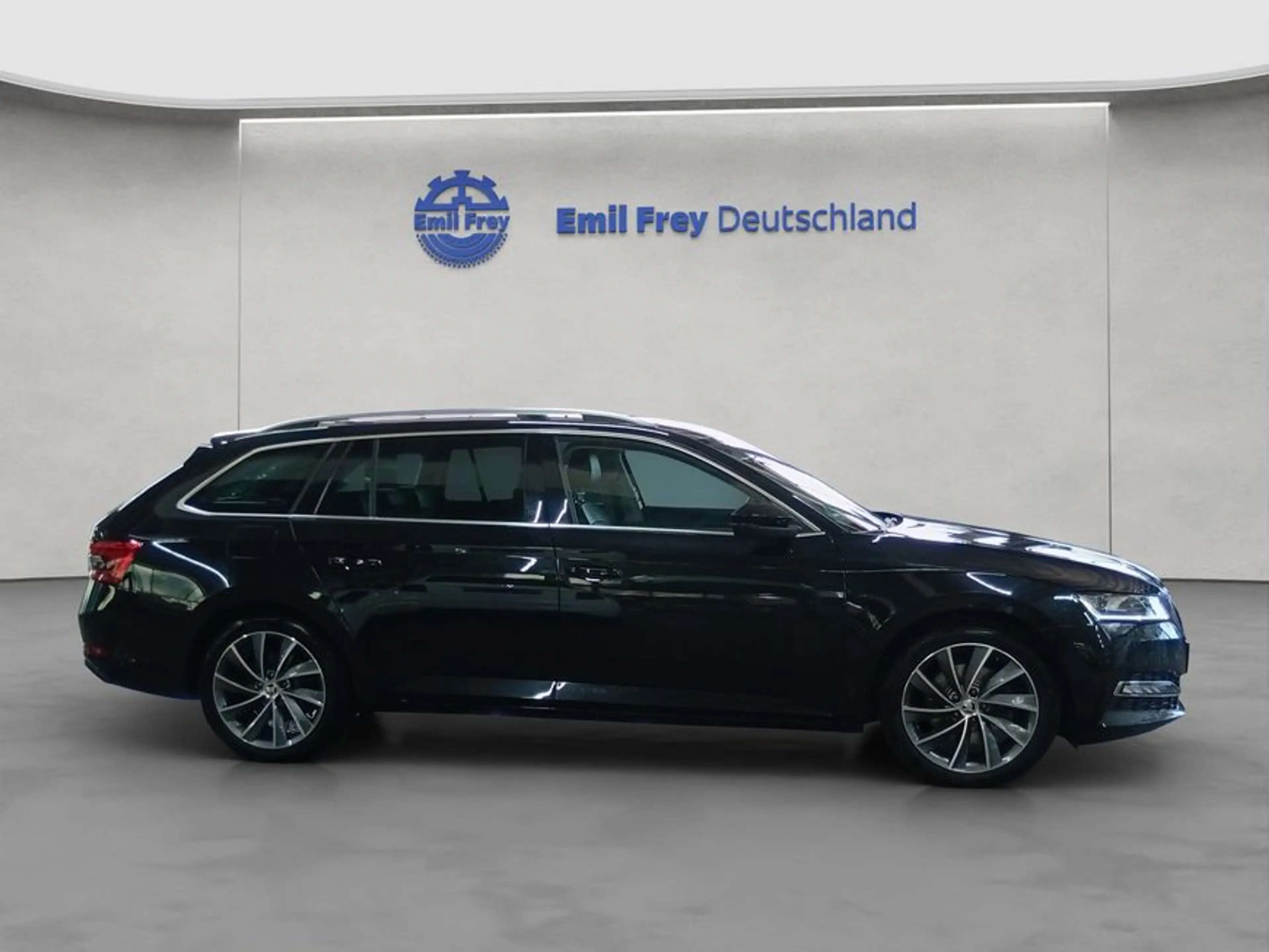 Skoda Superb Combi 2.0 TDI 4x4 DSG Style — photo 7