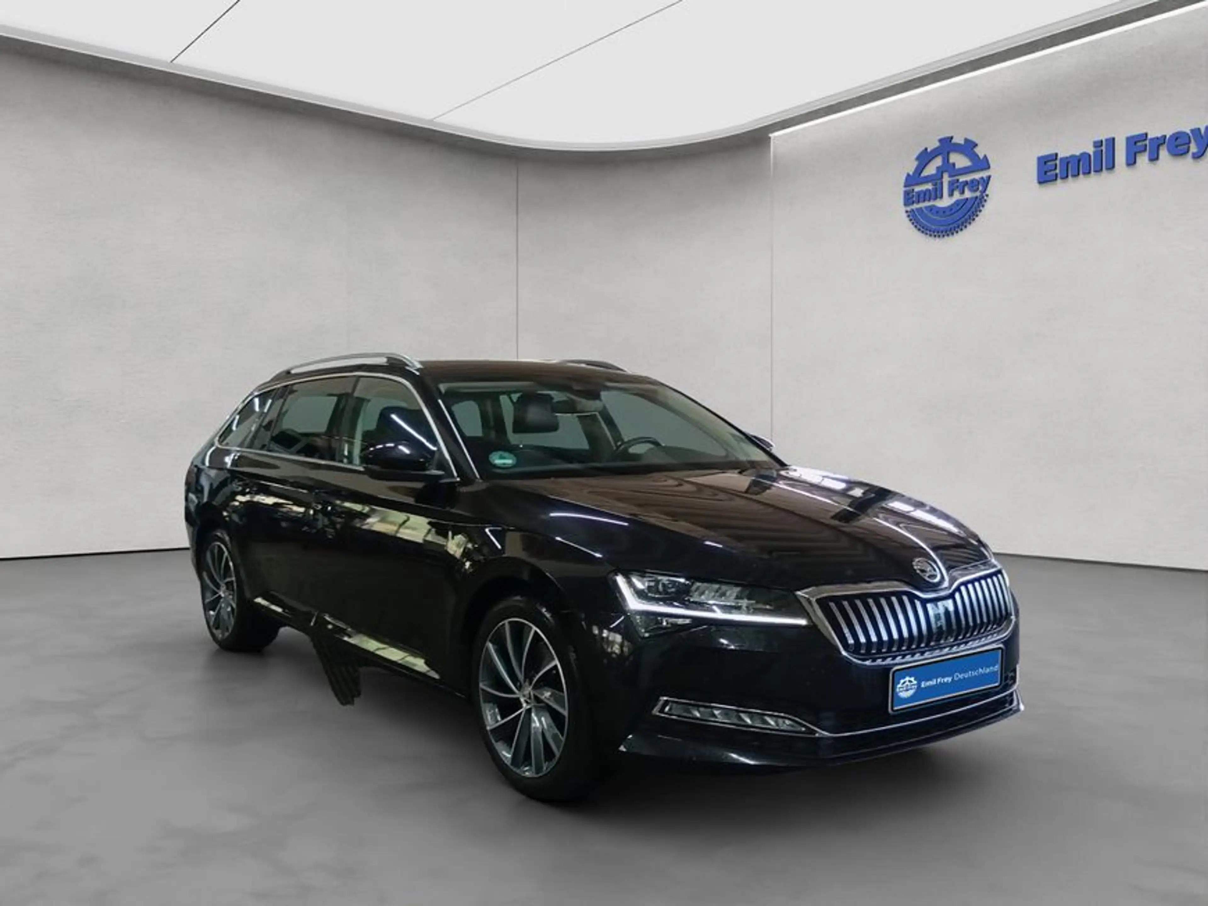 Skoda Superb Combi 2.0 TDI 4x4 DSG Style — photo 8