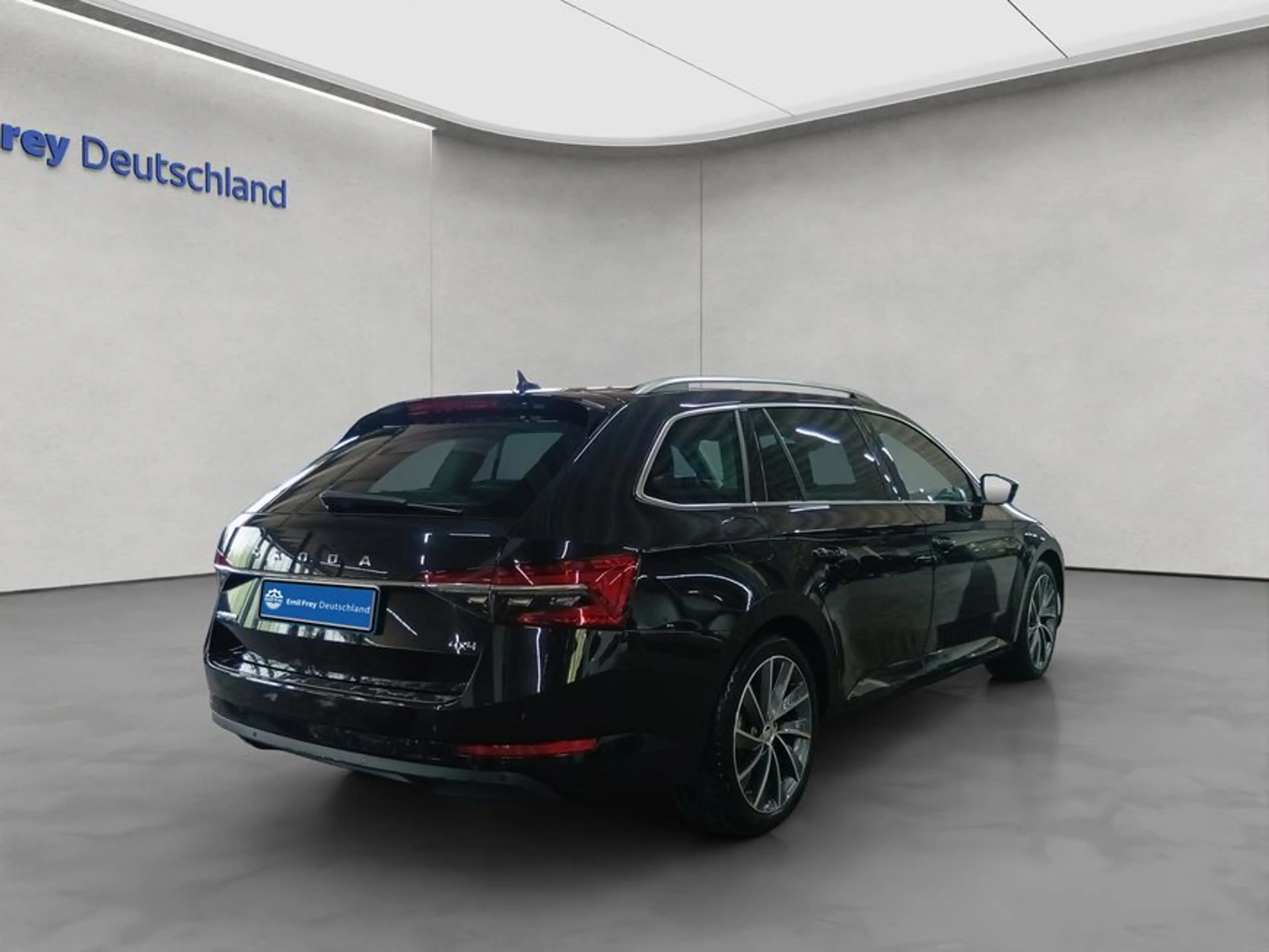 Skoda Superb Combi 2.0 TDI 4x4 DSG Style — photo 6