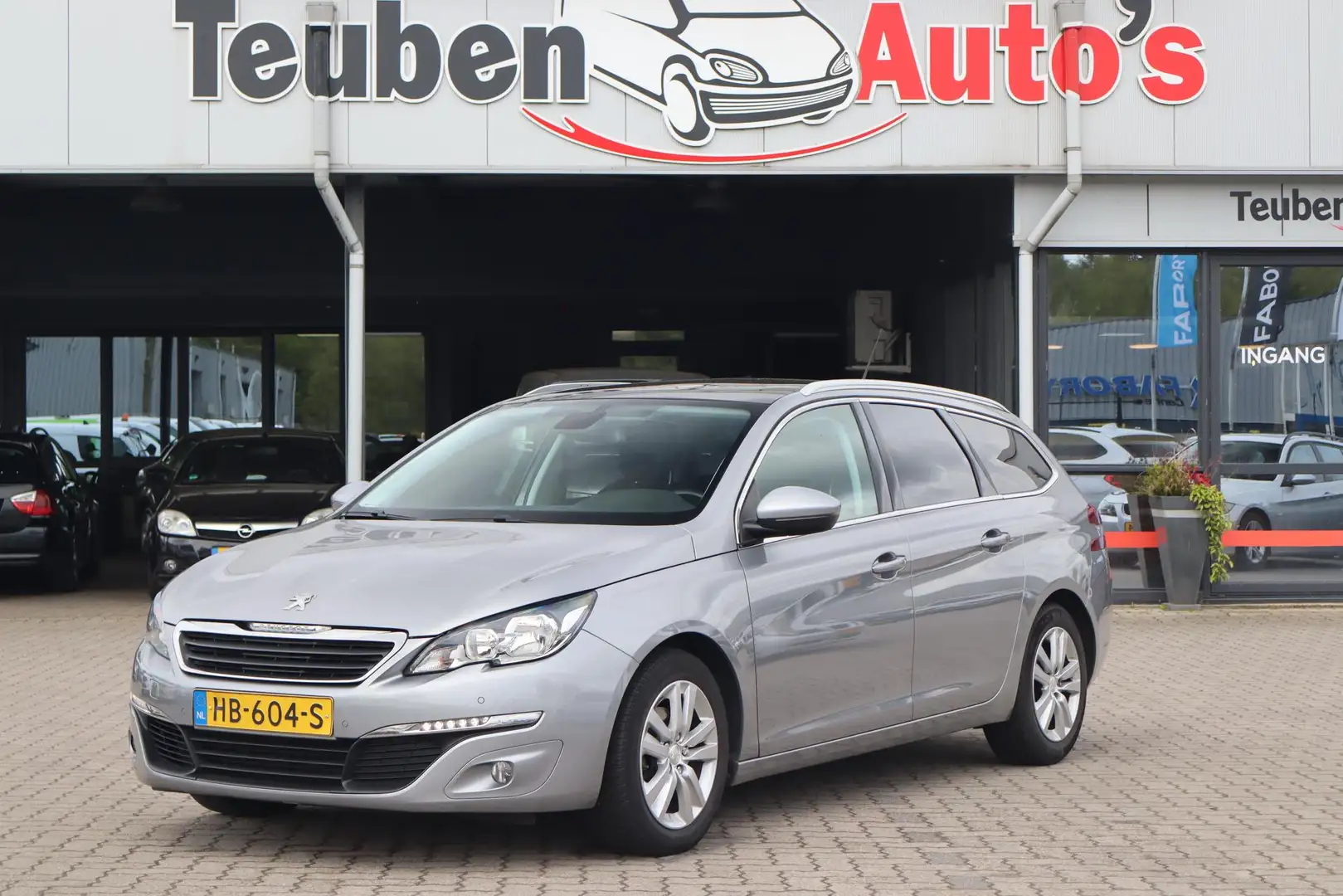 Peugeot 308 SW 1.6 BlueHDI Blue Lease Executive Pack Panoramad Grijs - 1