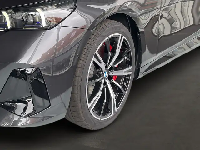 BMW M view 6