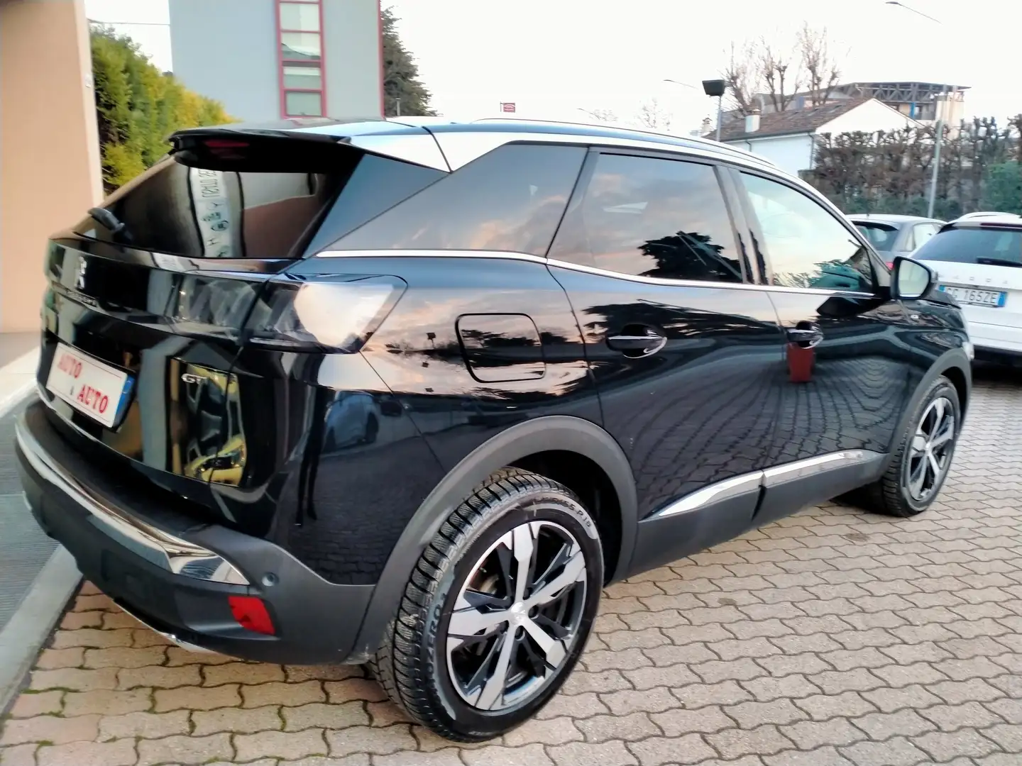 Peugeot 3008 1.5 bluehdi GT Pack FULL LED UNIPROPRIETARIO Zwart - 2