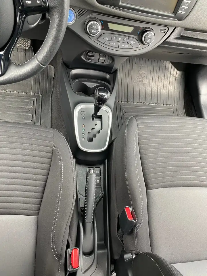 Toyota Yaris Yaris — photo 4