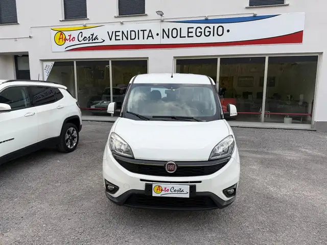 Fiat Doblo Doblo II 1.4 5 POSTI 16v Lounge 120cv VETTURA 5 POSTI M1