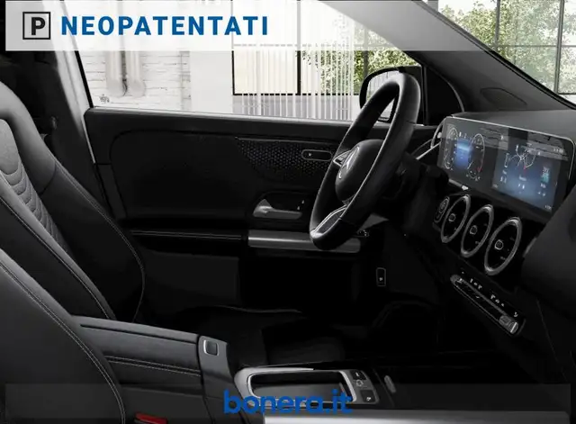 Mercedes-Benz Gla view 7