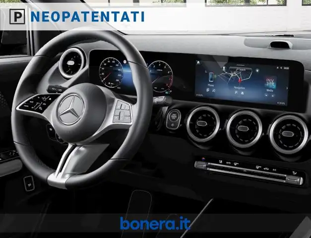 Mercedes-Benz Gla view 6
