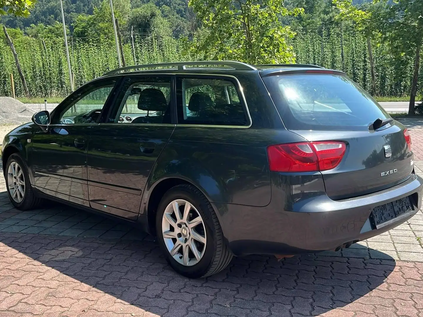 SEAT Exeo Exeo ST Chili 2,0 tdi Schwarz - 2