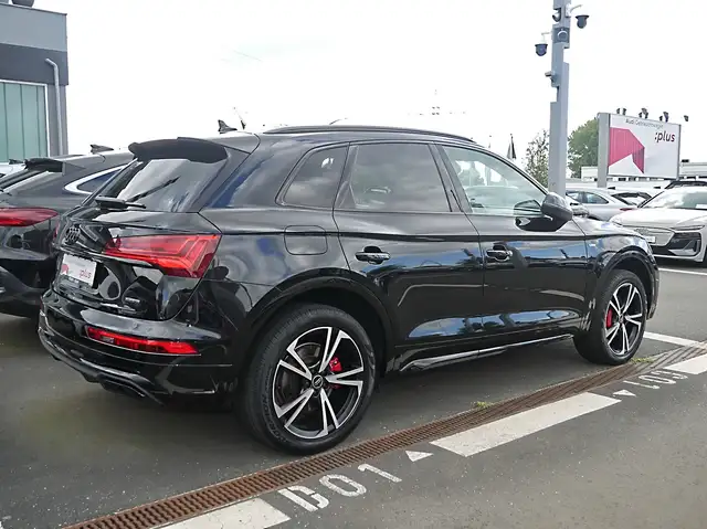 Audi Q5 view 4