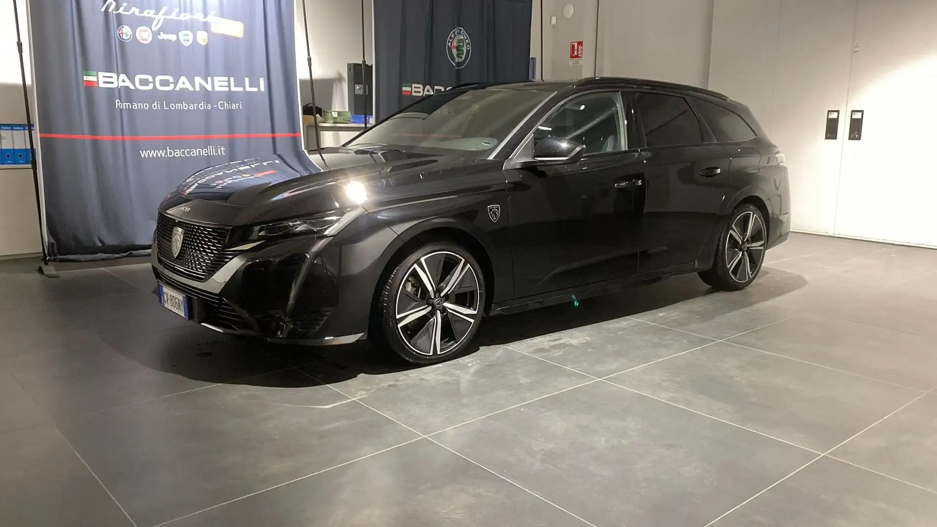 Peugeot 308 308 Plug-in Hybrid 225 e-EAT8 SW GT Noir - 1