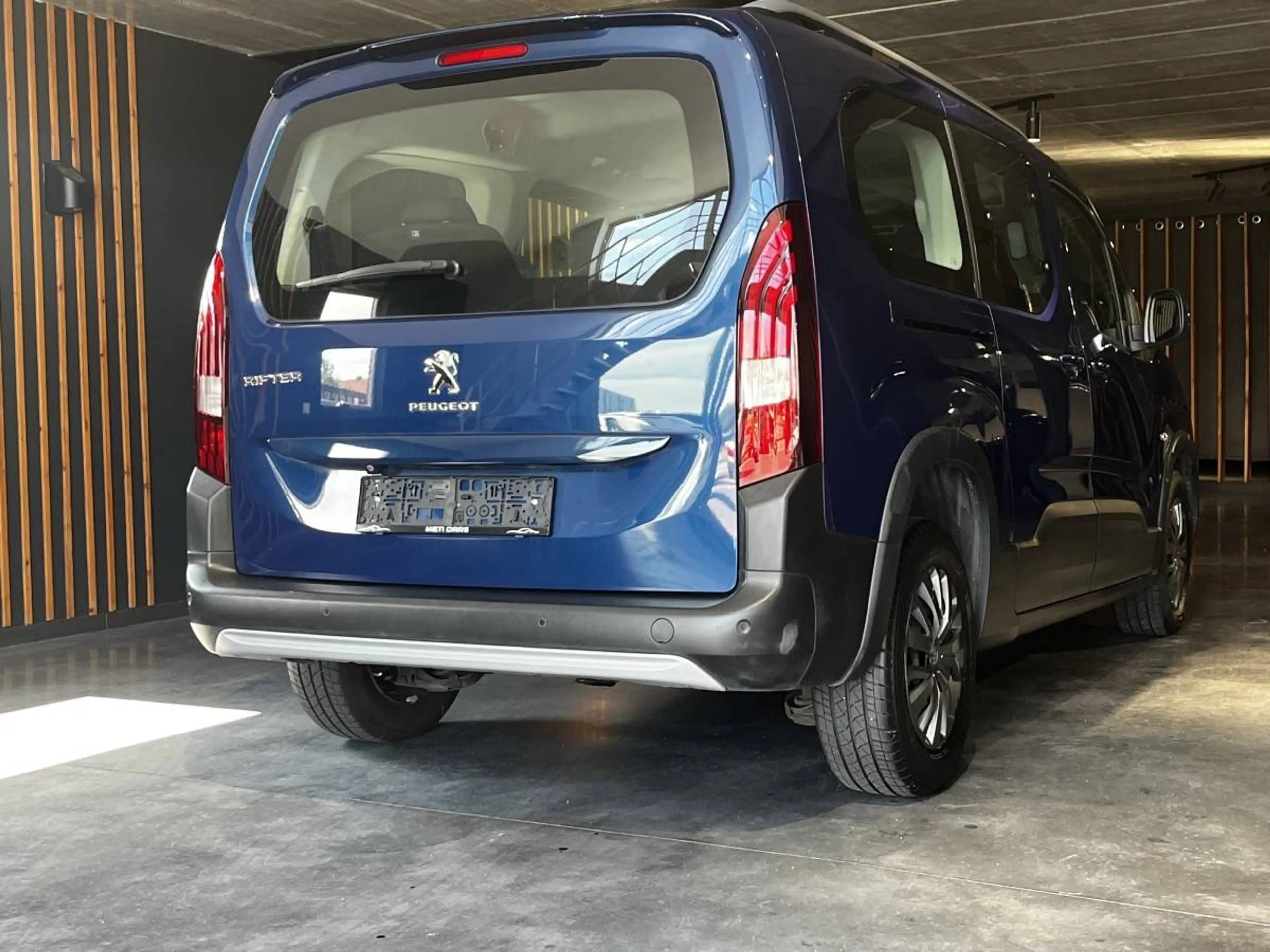 Peugeot Rifter 1.2 PureTech Long Active | 7pl. | Camera | Bt | ... — photo 9