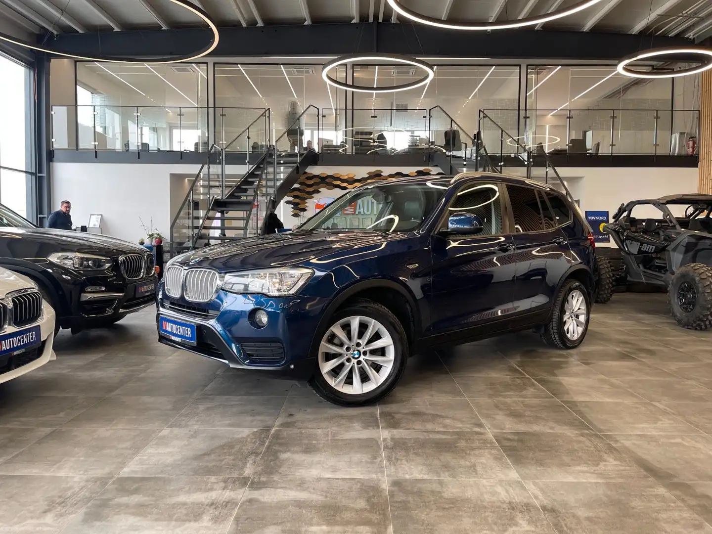 BMW X3 xDrive 30d *PANO*NAVI*SHZ*LEDER* Синій - 1