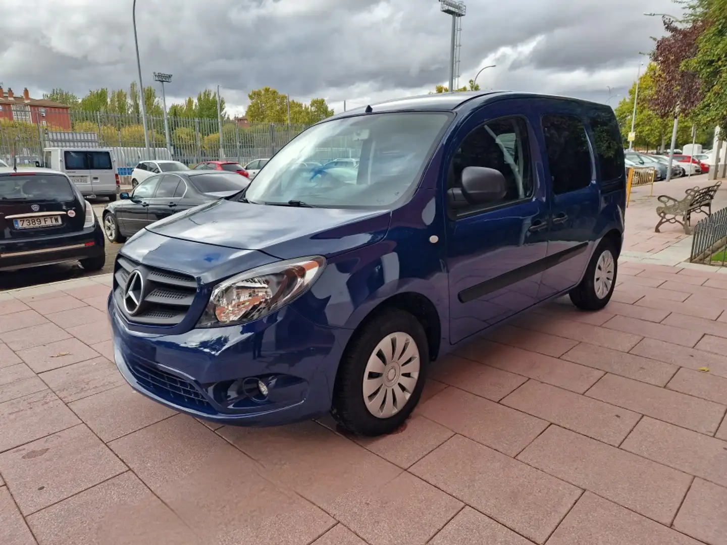 Mercedes-Benz Citan Tourer 109CDI Plus Bleu - 1
