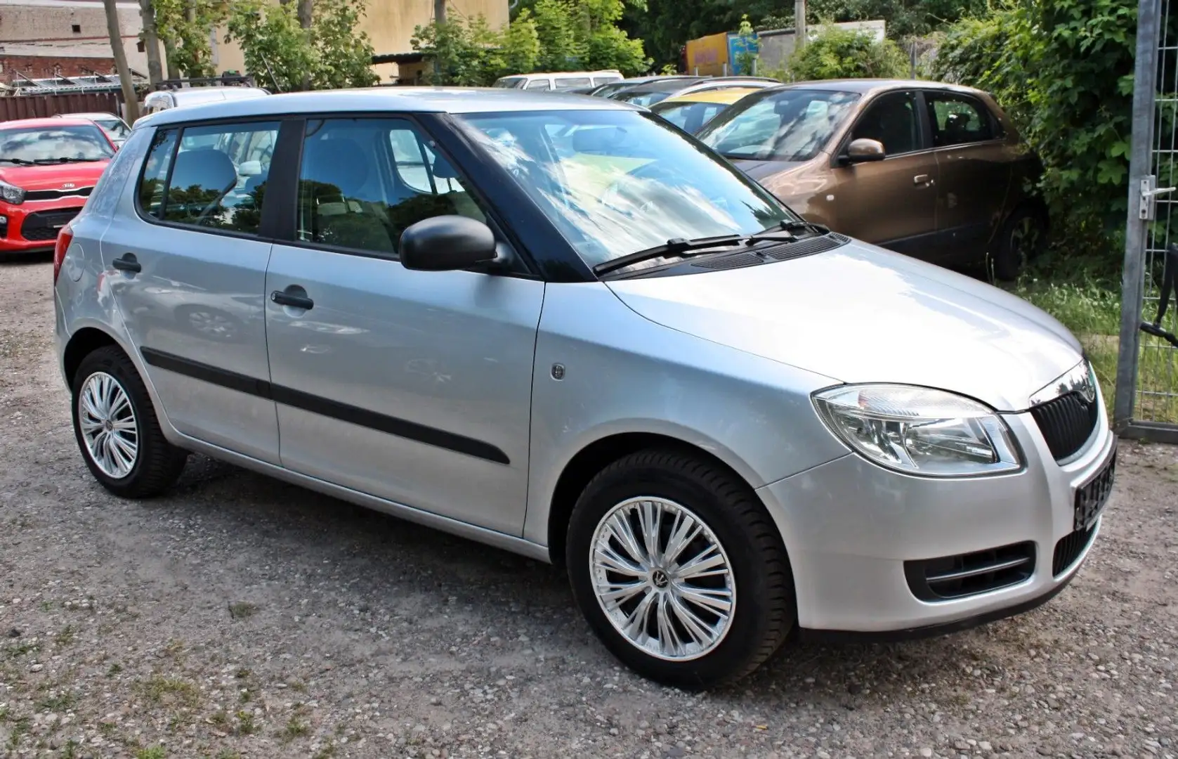 Skoda Fabia Cool Edition / TÜV/AU 05/2027 Silber - 1