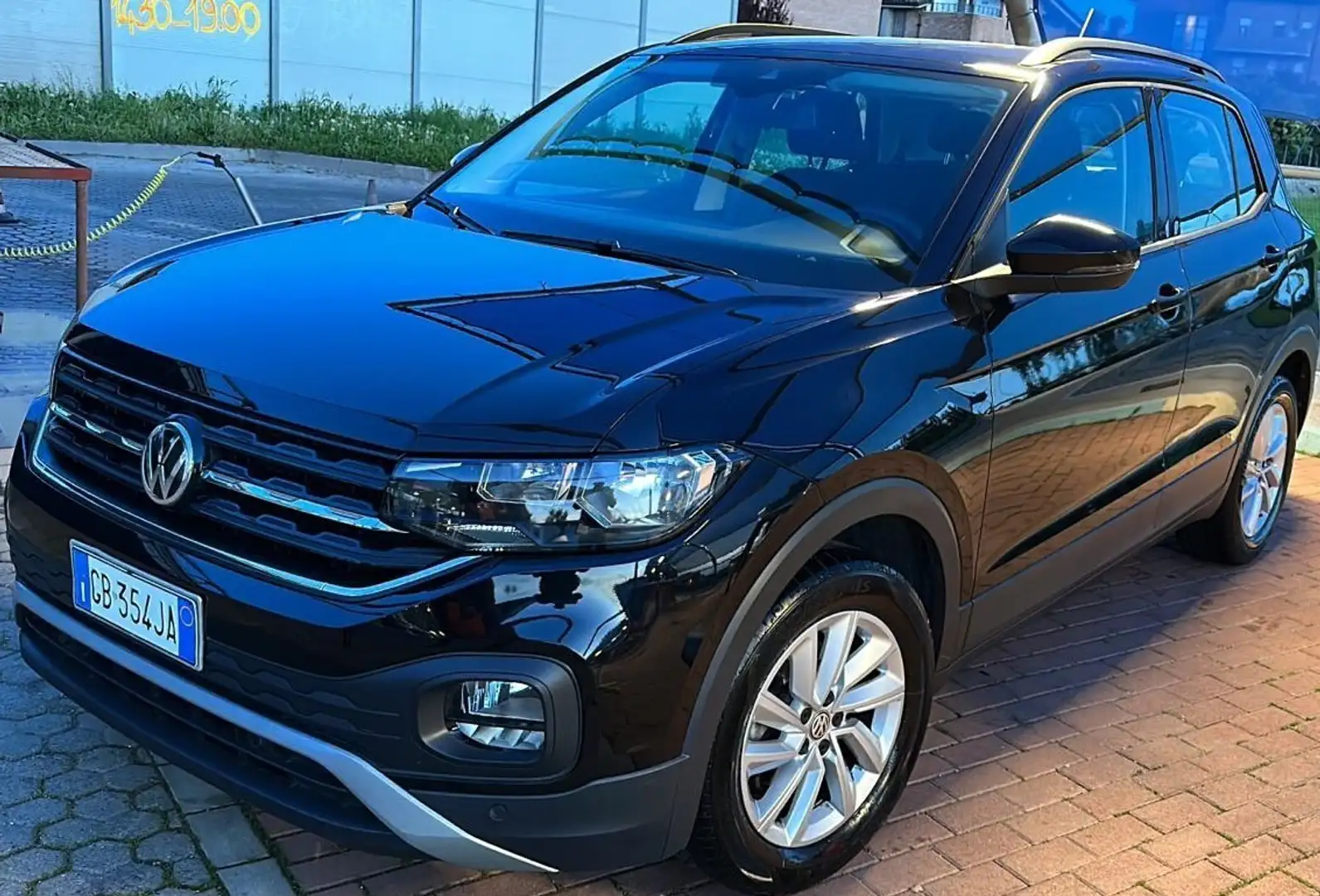 Volkswagen T-Cross 1.0 TSI 115 CV DSG Advanced BMT Schwarz - 1