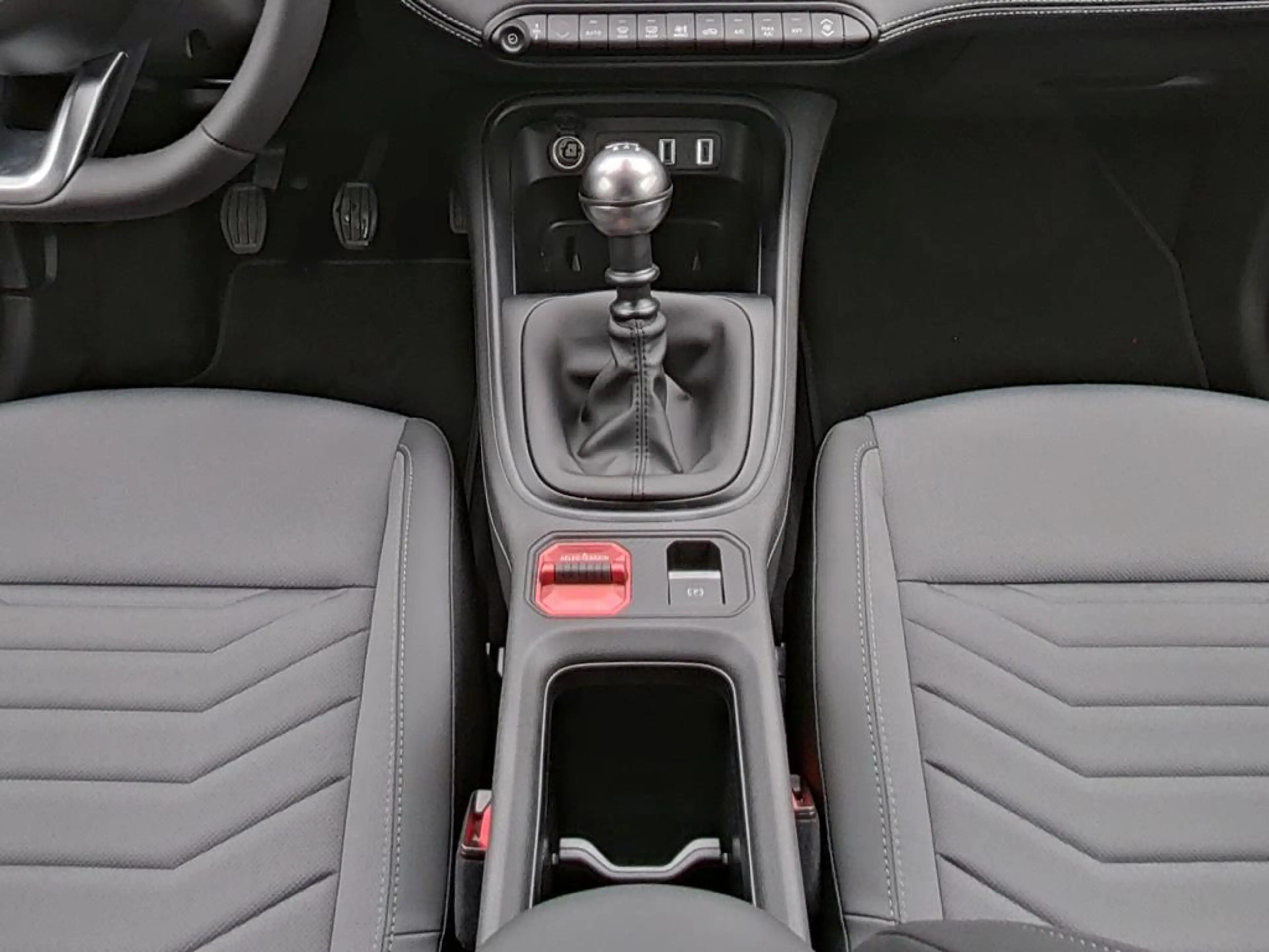 Jeep Avenger Benzin Altitude + Allwetter + InfotainmentPaket + — photo 14