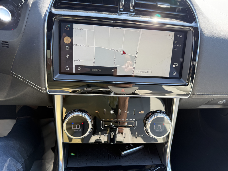 Jaguar XE R-Dynamic Black Navi Kamera LED EGSHD SHA Temp Alu — photo 8