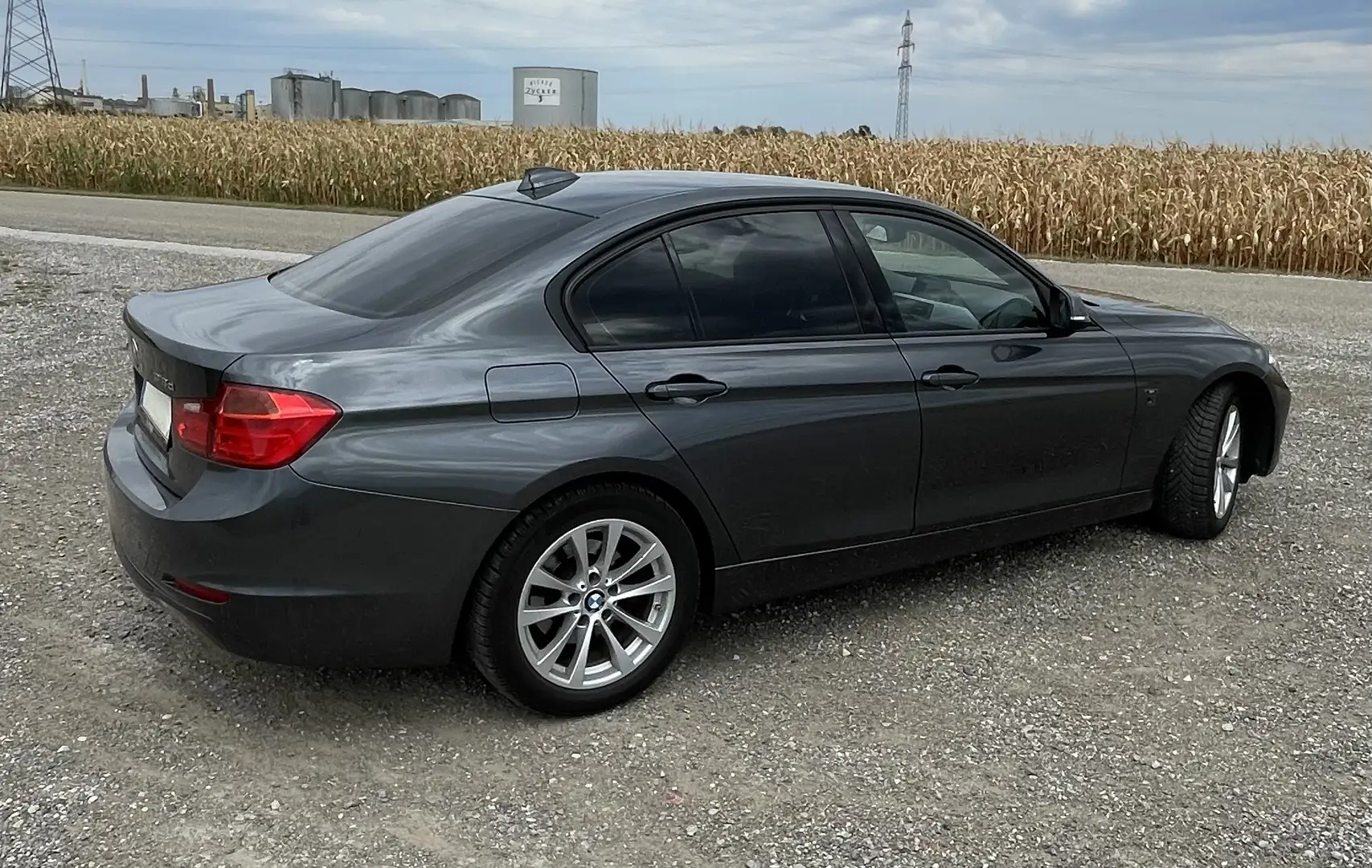 BMW 318 318d xDrive Österreich-Paket - 2
