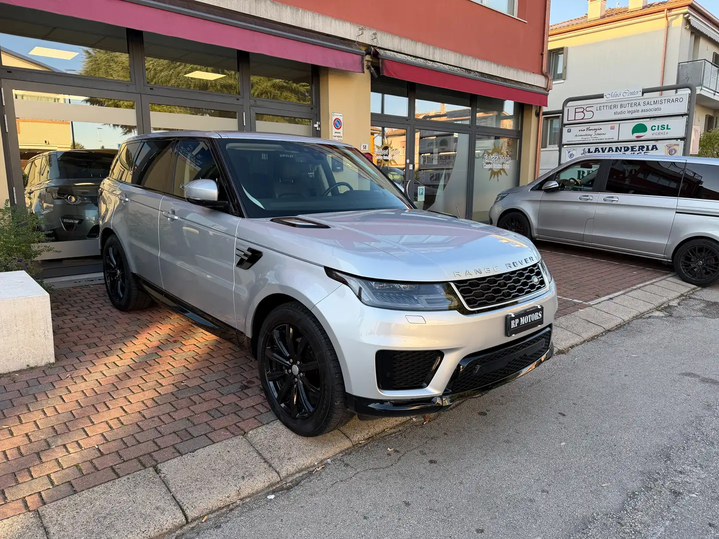 Land Rover Range Rover Sport 3.0 sdV6 HSE 249cv auto my19 Argento - 1