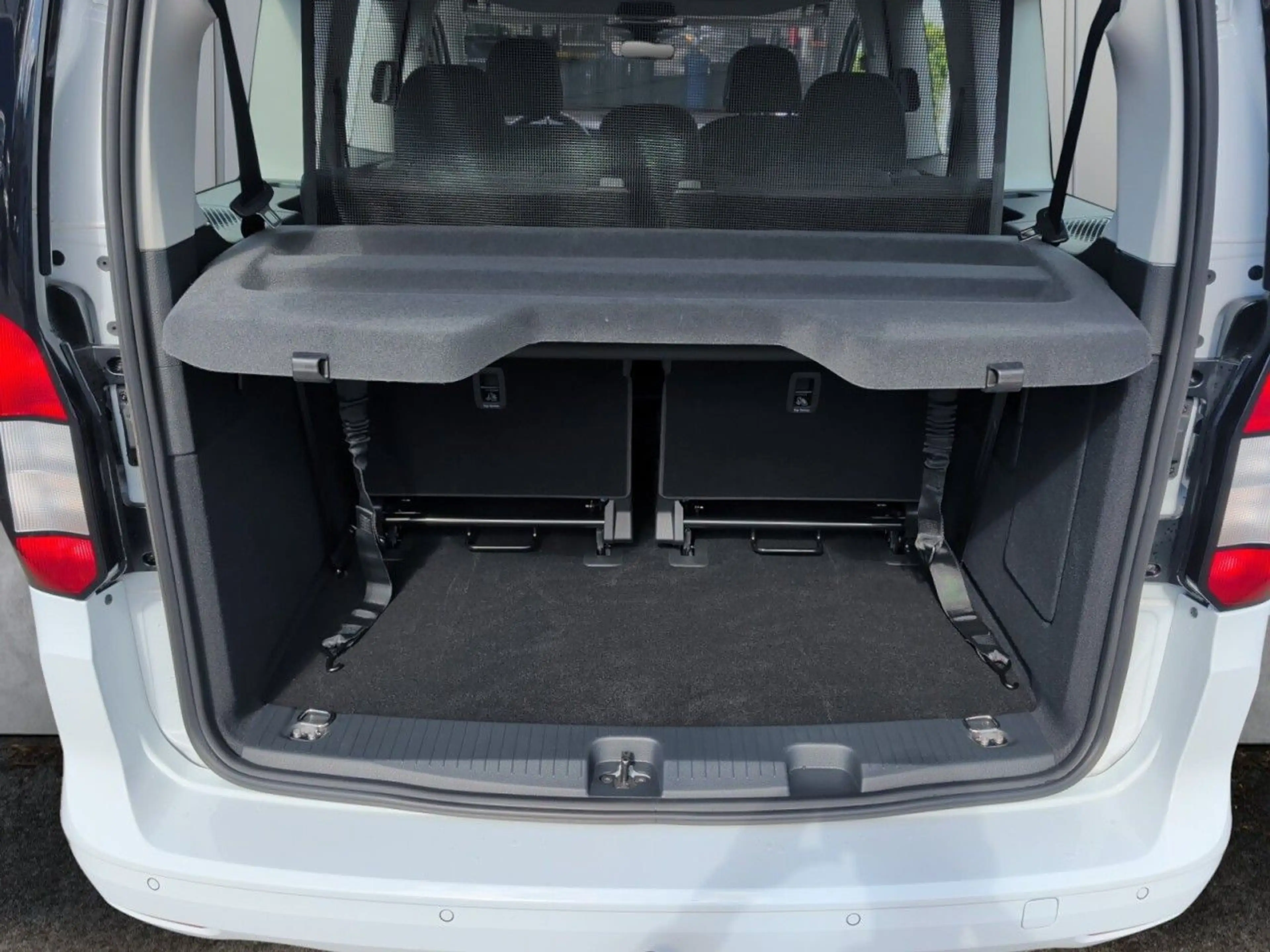 Ford Tourneo Connect Trend L2 1.5 EB AHK+Standheizung — photo 6