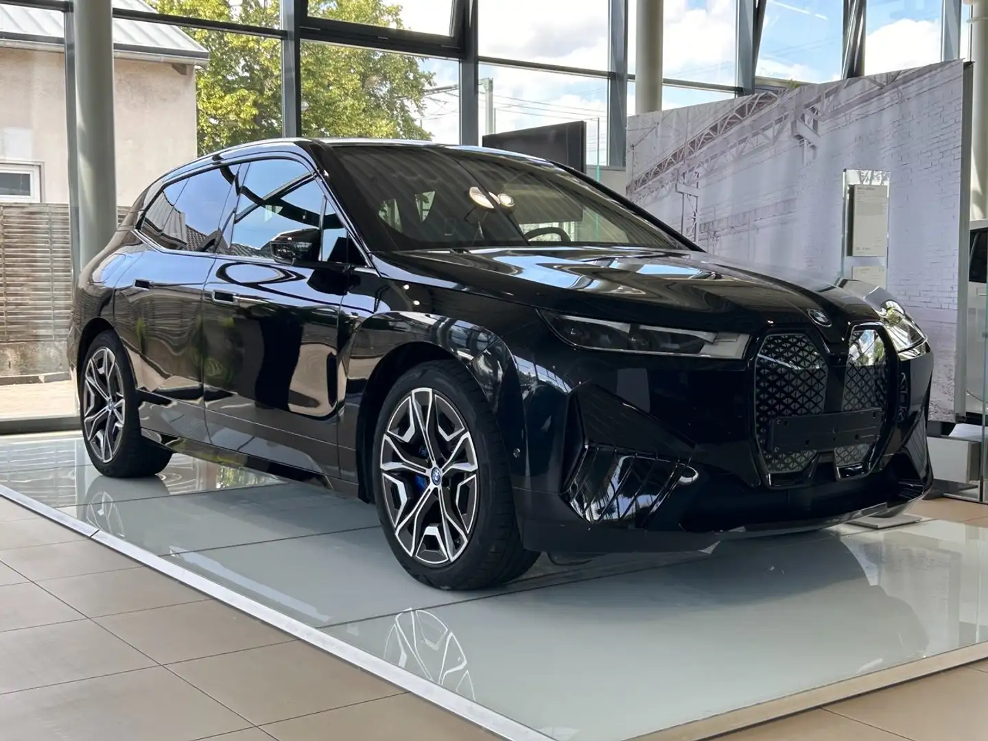 BMW iX xDrive40 / AHK / Glasd. Sky Lounge/ Edition Sport Negro - 1