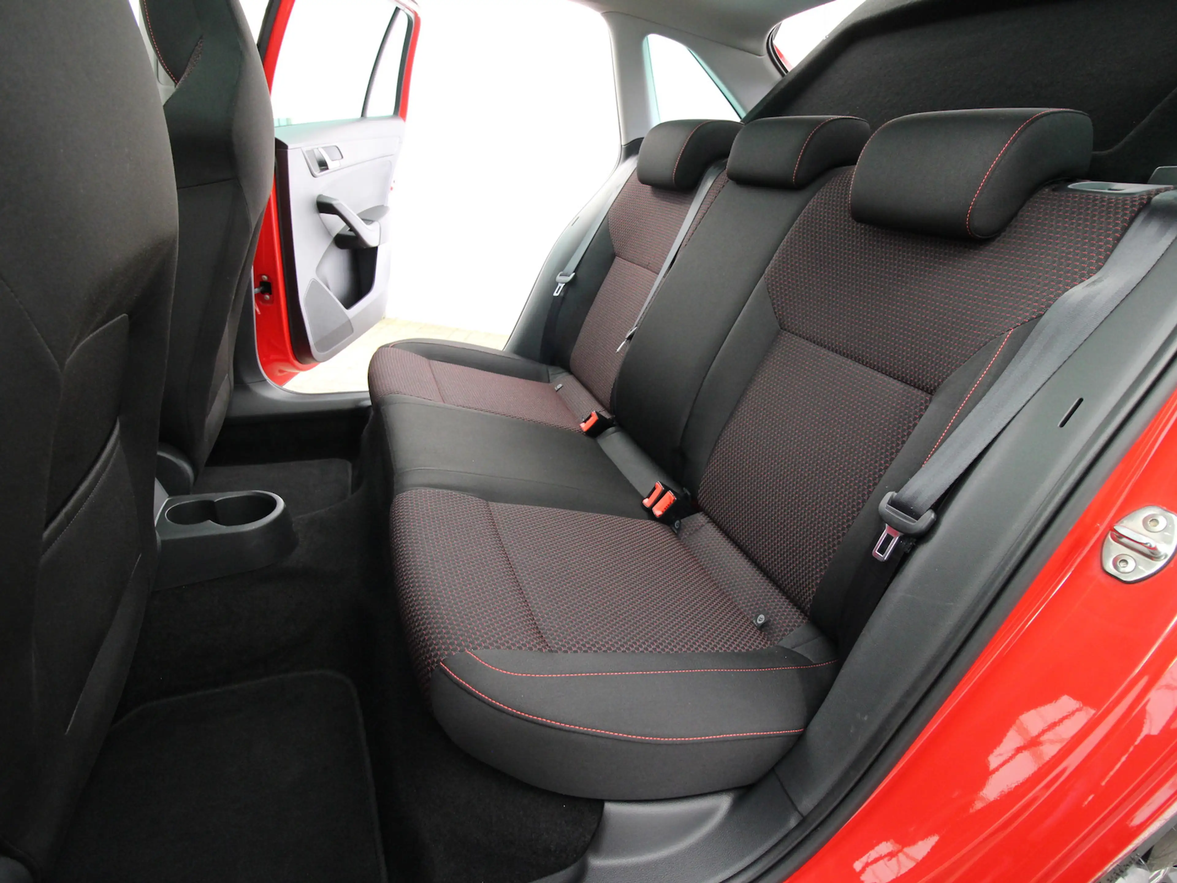 Skoda Rapid/Spaceback 1.2 TSI Spaceback Style Plus XENON+PANO — photo 11