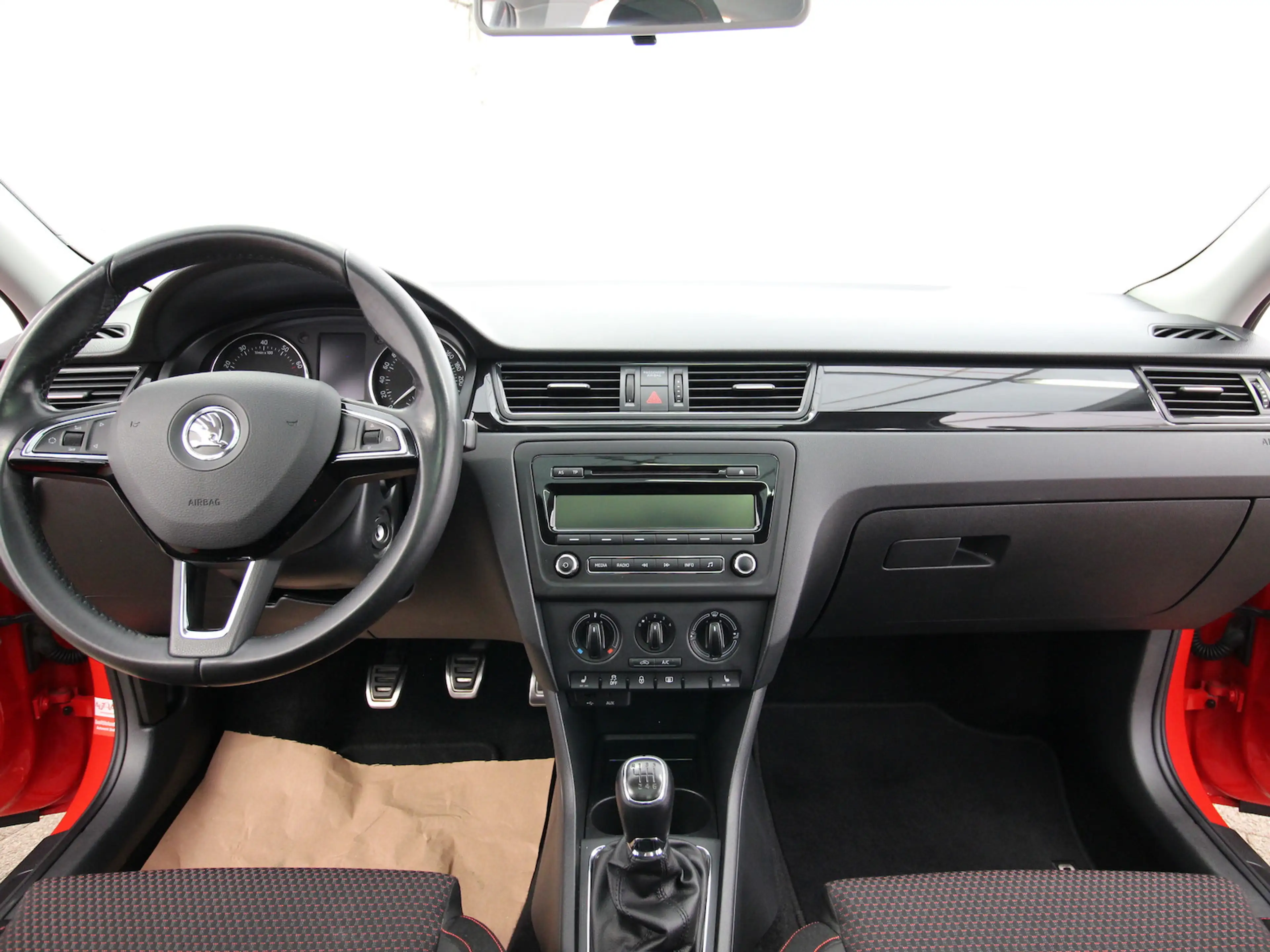 Skoda Rapid/Spaceback 1.2 TSI Spaceback Style Plus XENON+PANO — photo 12