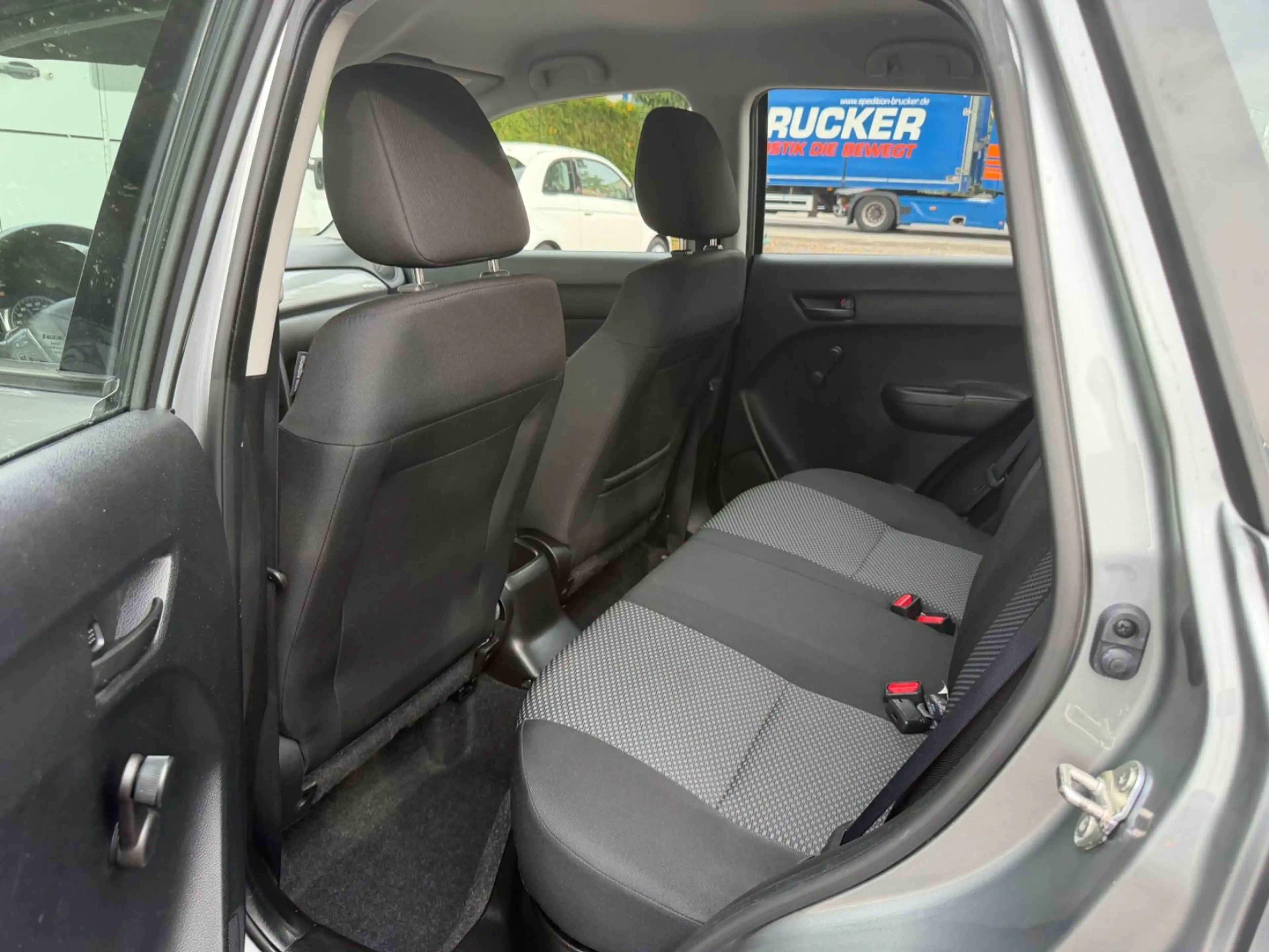 Suzuki Vitara 1.6 Allgrip 4WD~Klima~Radio~Blueth~ — photo 10