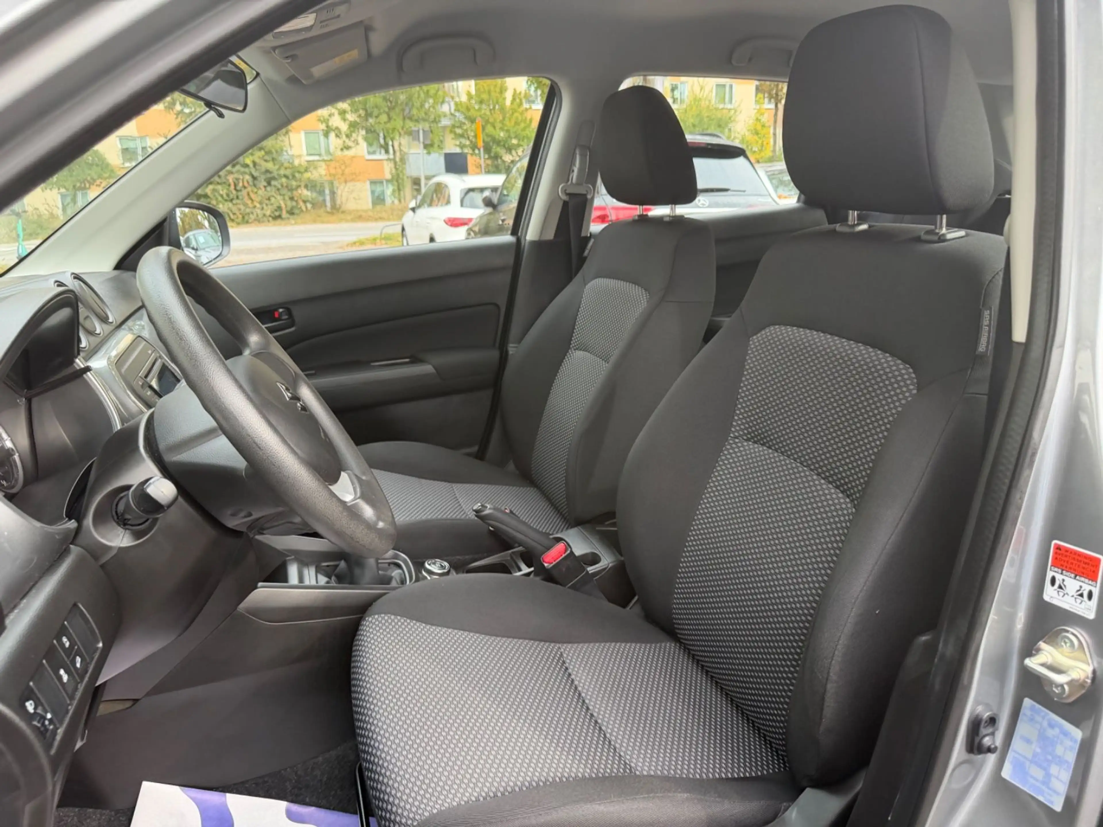Suzuki Vitara 1.6 Allgrip 4WD~Klima~Radio~Blueth~ — photo 9