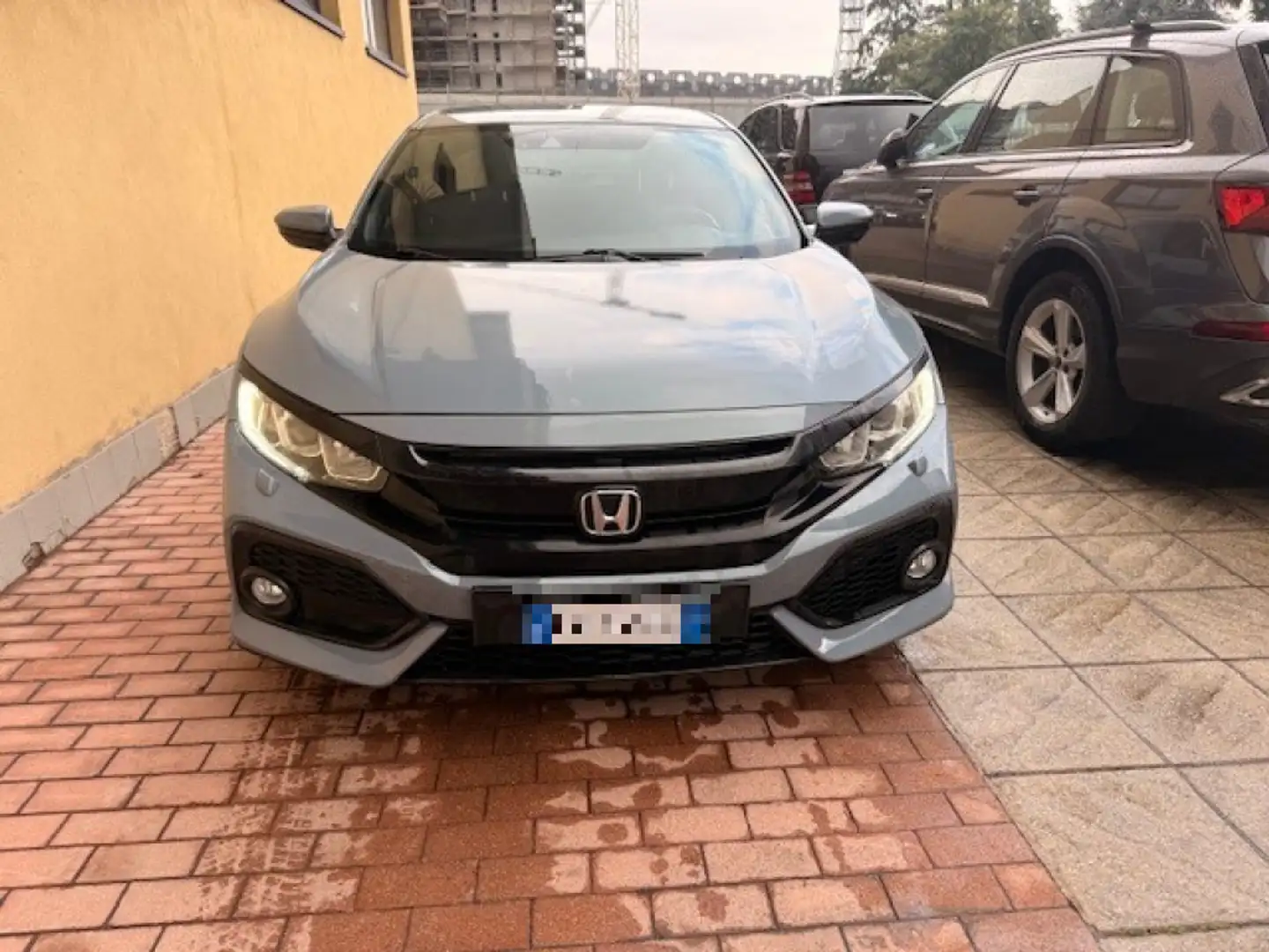 Honda Civic 1.6 5 porte aut. Elegance Navi Gris - 2
