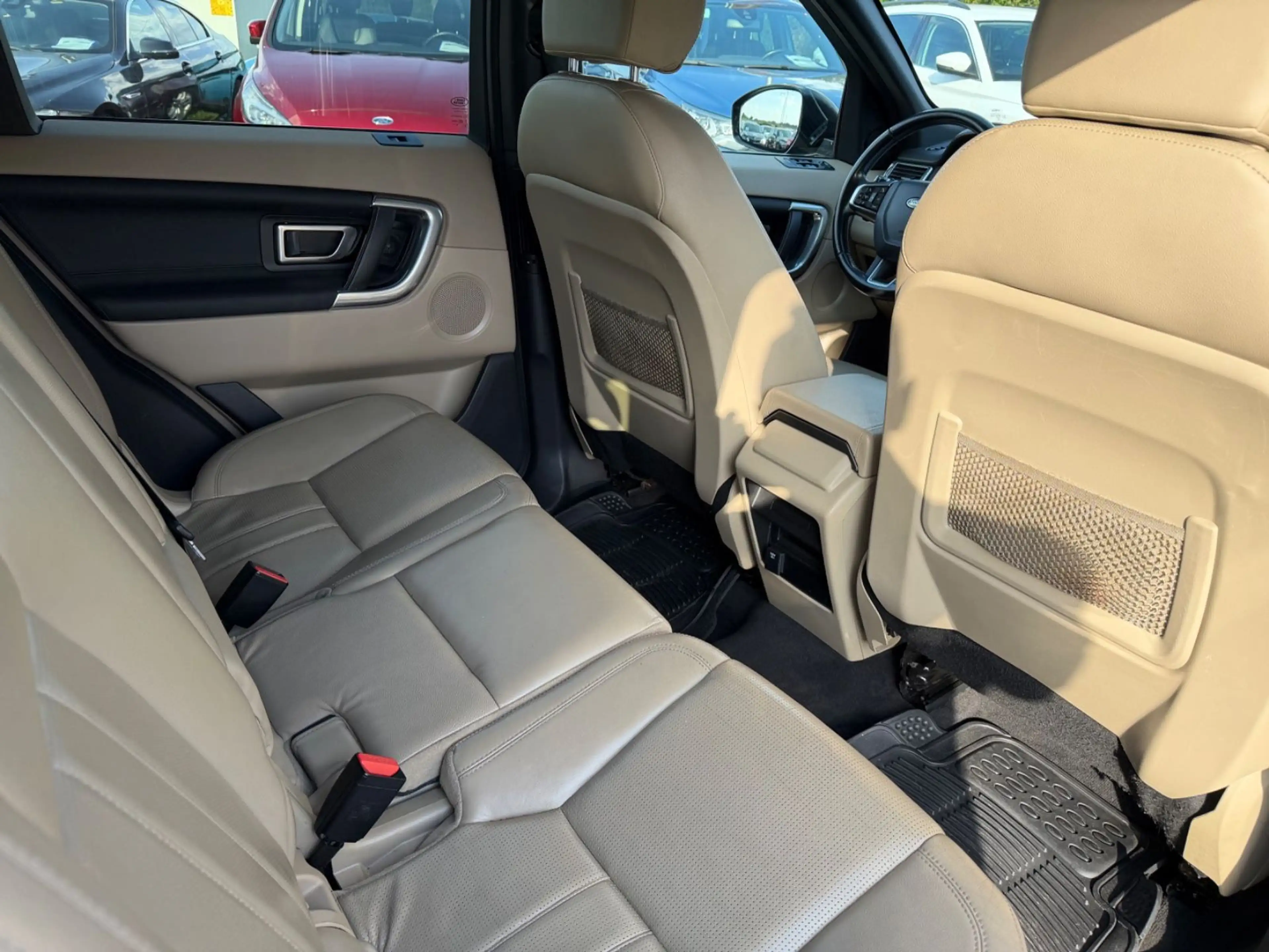 Land Rover Discovery Sport HSE 7-sitzer Leder LED AHK Kamer — photo 13