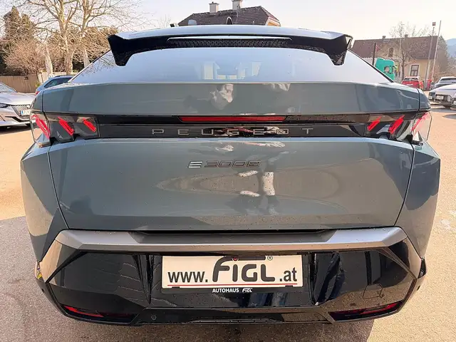 Peugeot 3008 GT Elektro 210 73kWh Ansicht 5