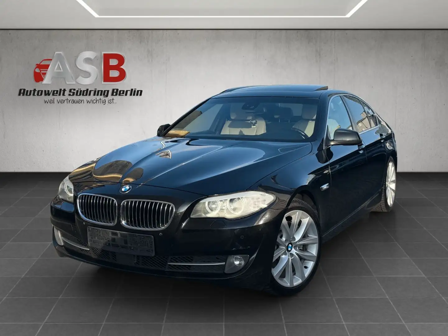BMW 525 d Lim. Leder*SD*Xenon*Frontentertainment*Navi Czarny - 1