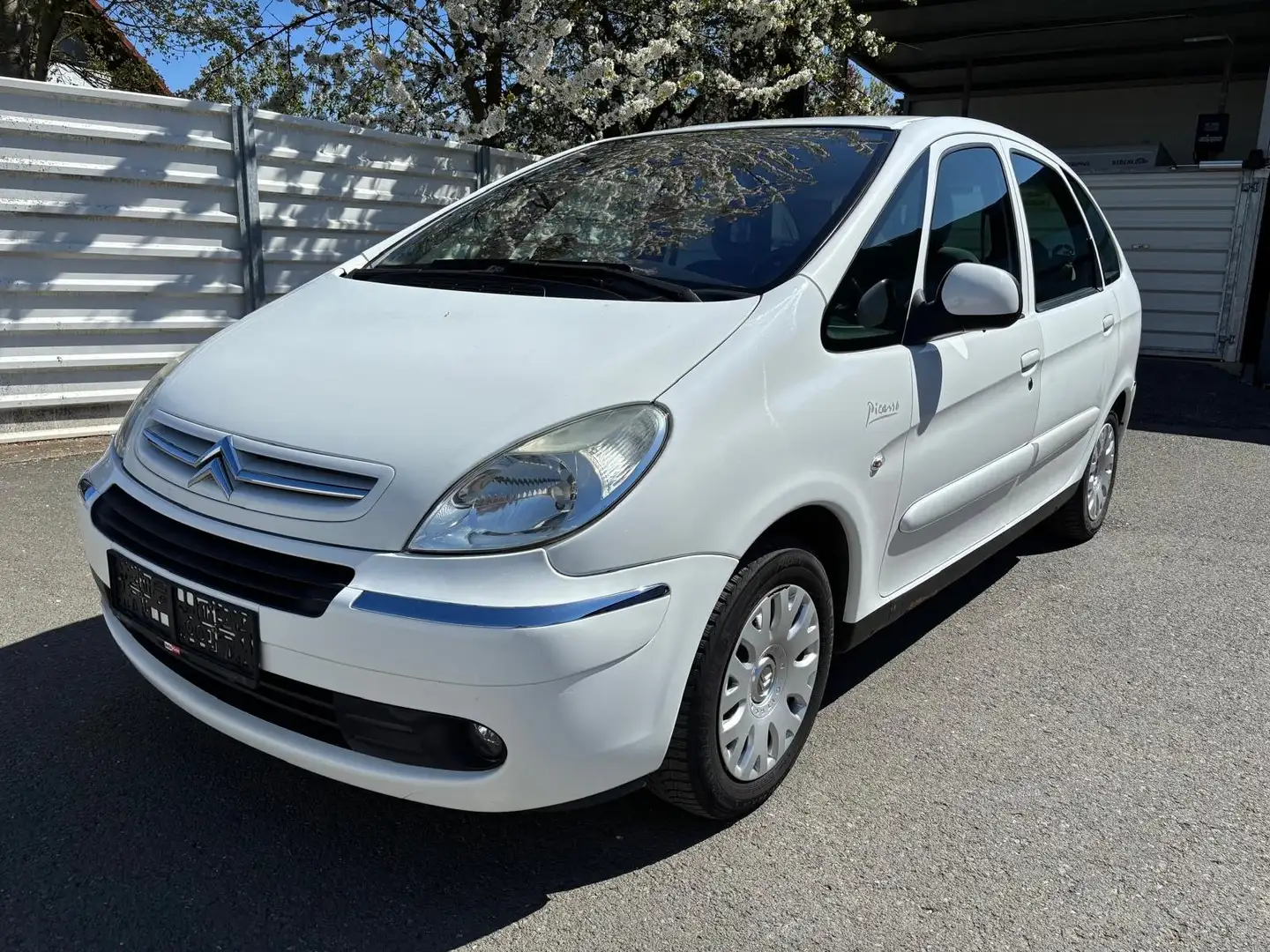 Citroen Xsara Picasso 1,6i First Weiß - 1
