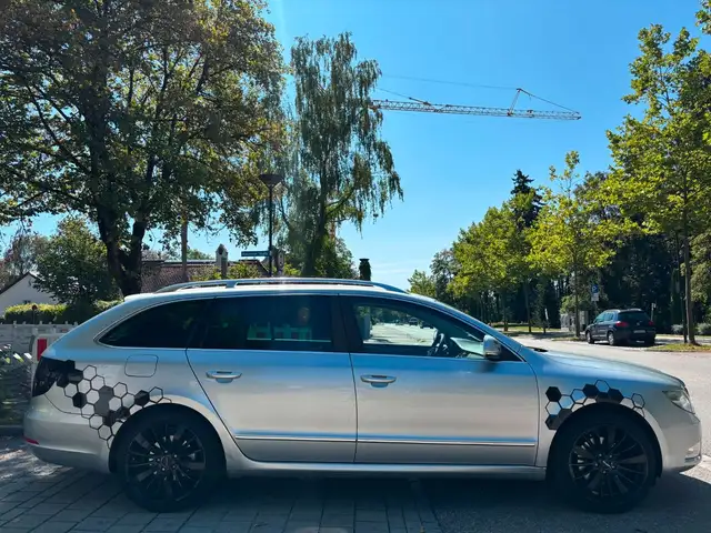 Skoda Superb view 8