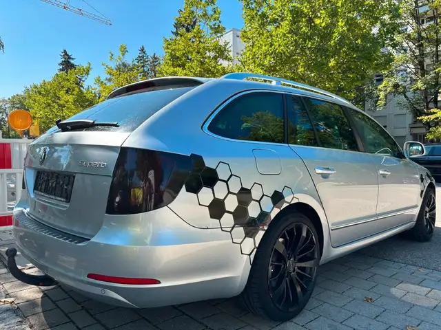 Skoda Superb view 7