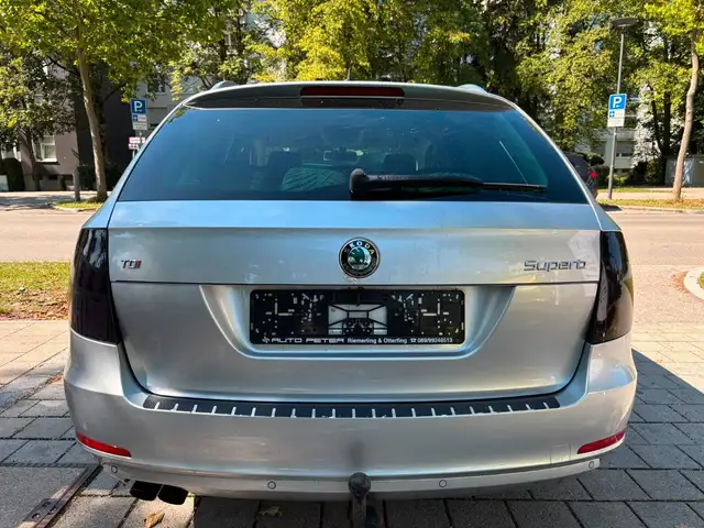 Skoda Superb view 5