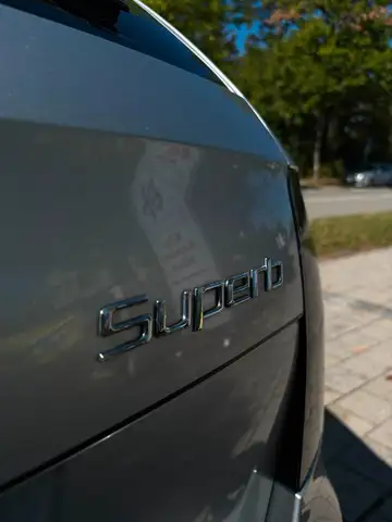 Skoda Superb view 6