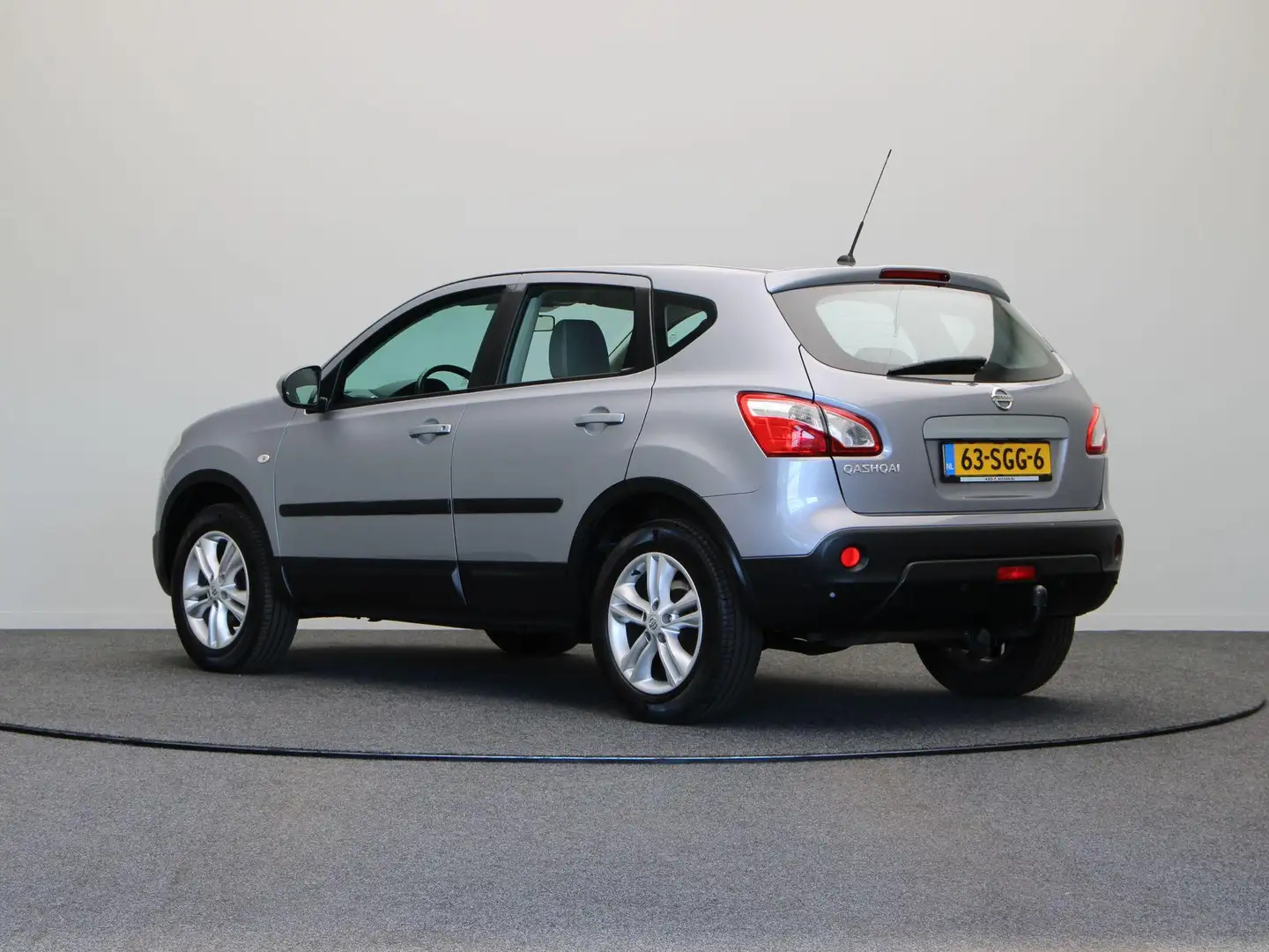 Nissan Qashqai 115pk Acenta | Trekhaak | Cruise control | Parkeer Gris - 2