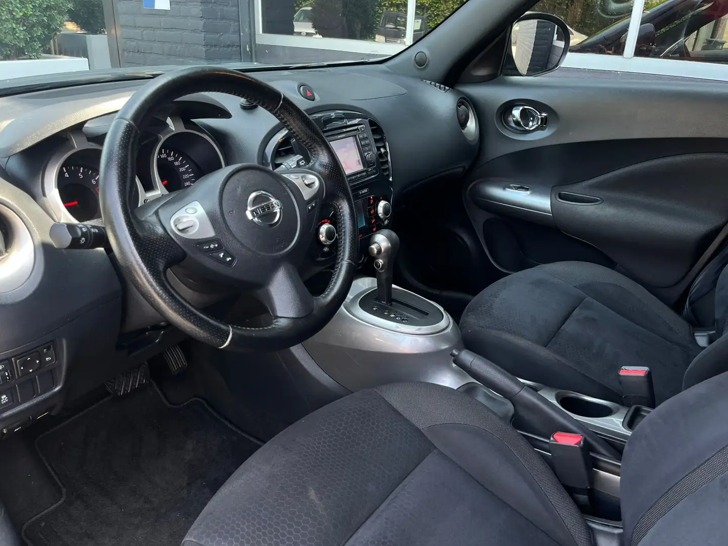 Nissan Juke 1.6 Acenta, Automaat, Bluetooth, Camera, Cruise, N Gris - 2