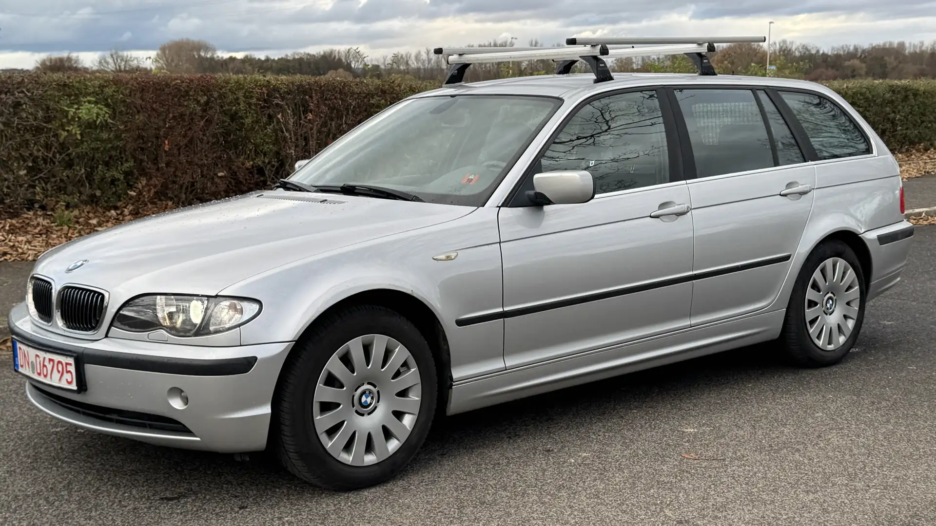 BMW 320 320d Edition Exclusive/TÜV 11-2027/PDC/LEDER Grau - 1