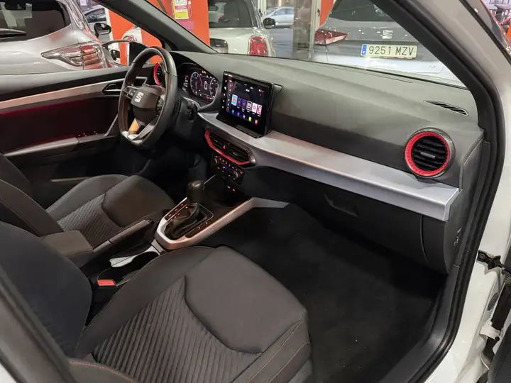 SEAT Arona 2025, foto 14