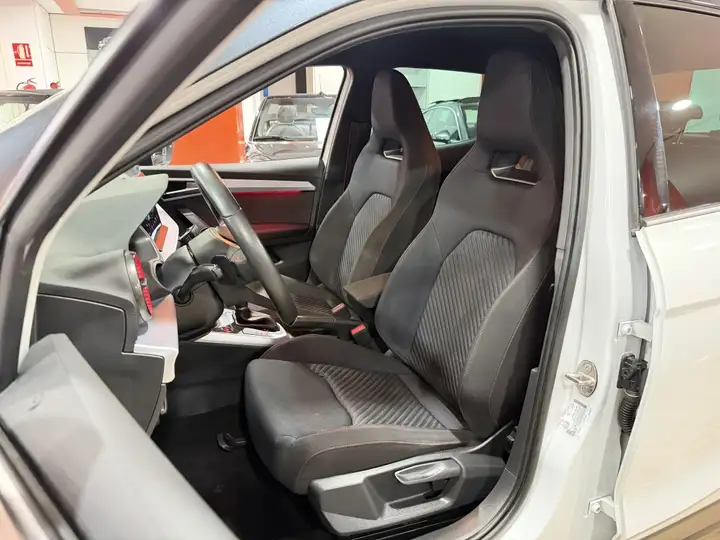 SEAT Arona 2025, foto 9