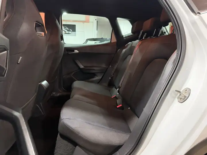 SEAT Arona 2025, foto 11