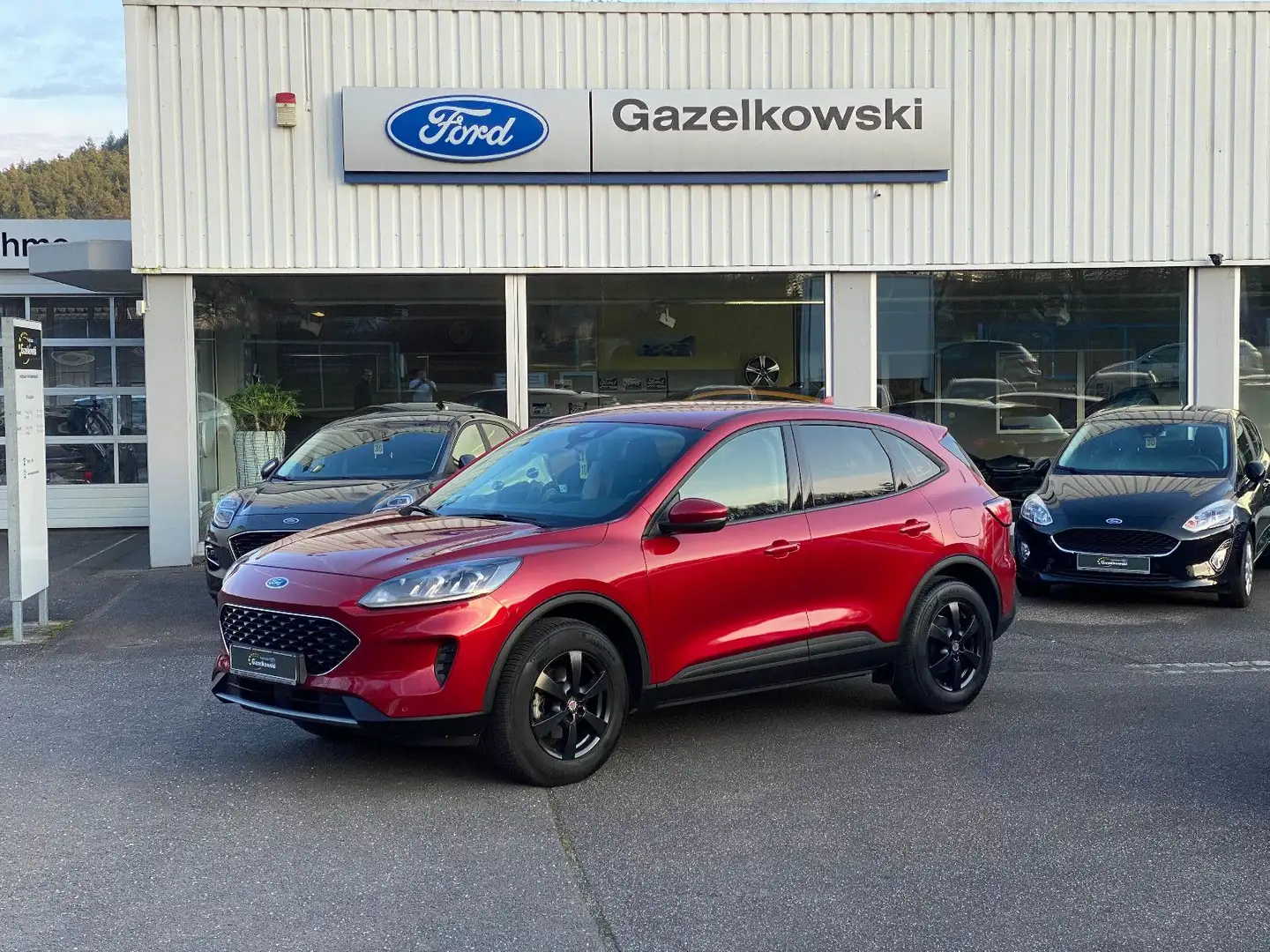 Ford Kuga Trend Winterpaket PDC Rood - 1