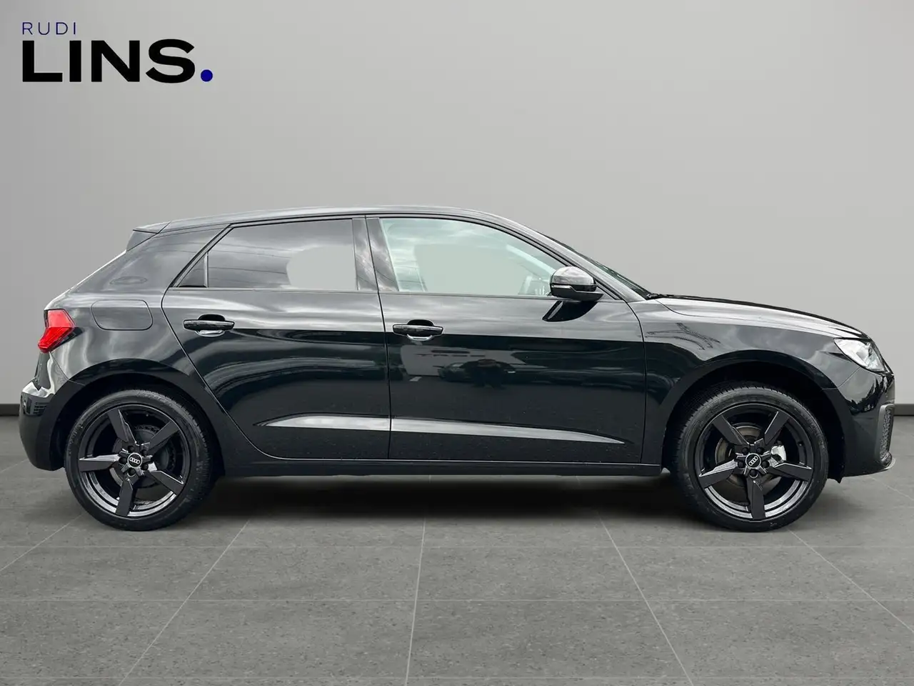 Audi A1 25 TFSI intense 6
